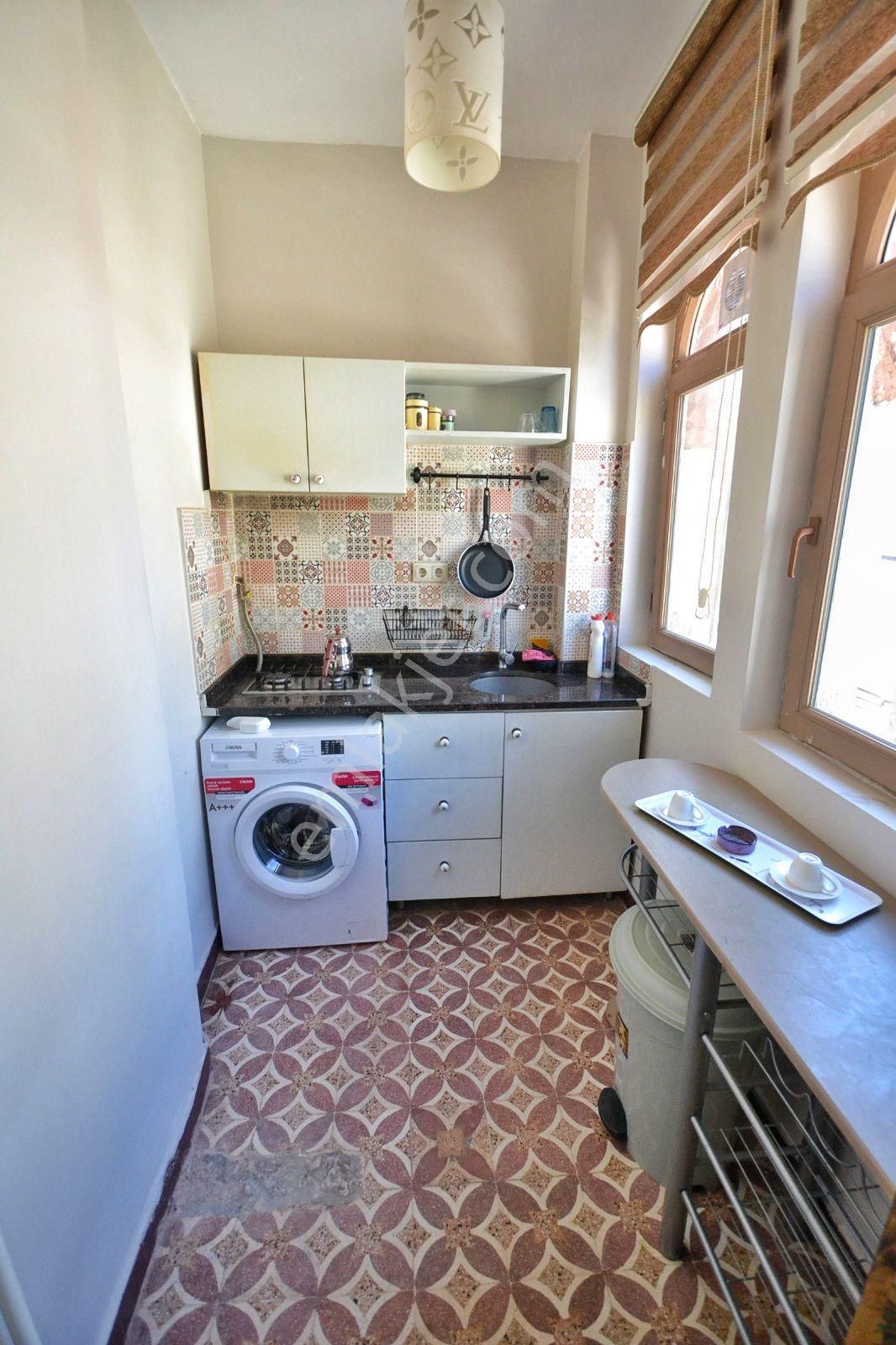 Beyoğlu Galatasaray Da 2 Kat Full Eşylı 1+1 Daire - Görsel 11