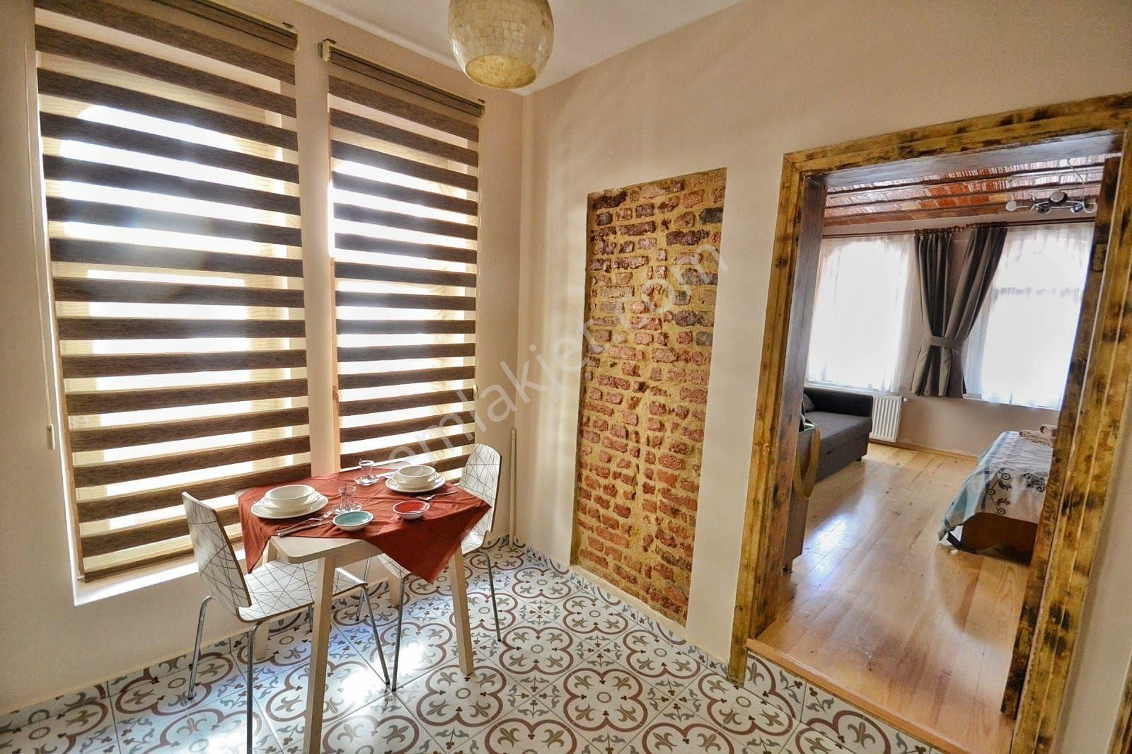 Beyoğlu Galatasaray Da 2 Kat Full Eşylı 1+1 Daire - Görsel 22