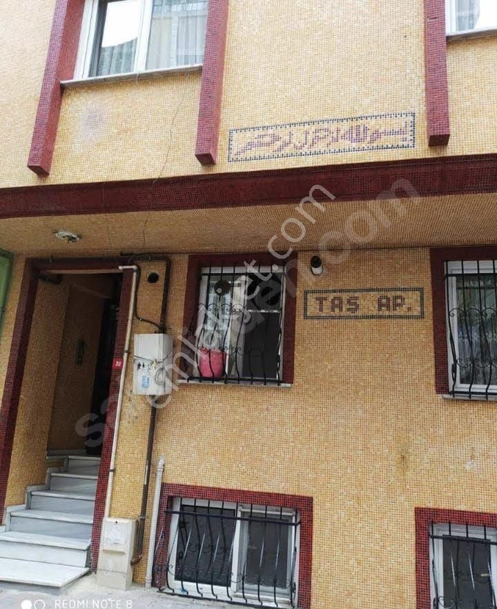 Yenibosna Pazarpazarinda 1+1 Bahcekat