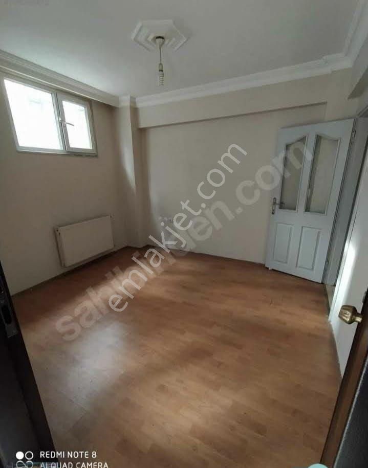 Yenibosna Pazarpazarinda 1+1 Bahcekat - Görsel 3