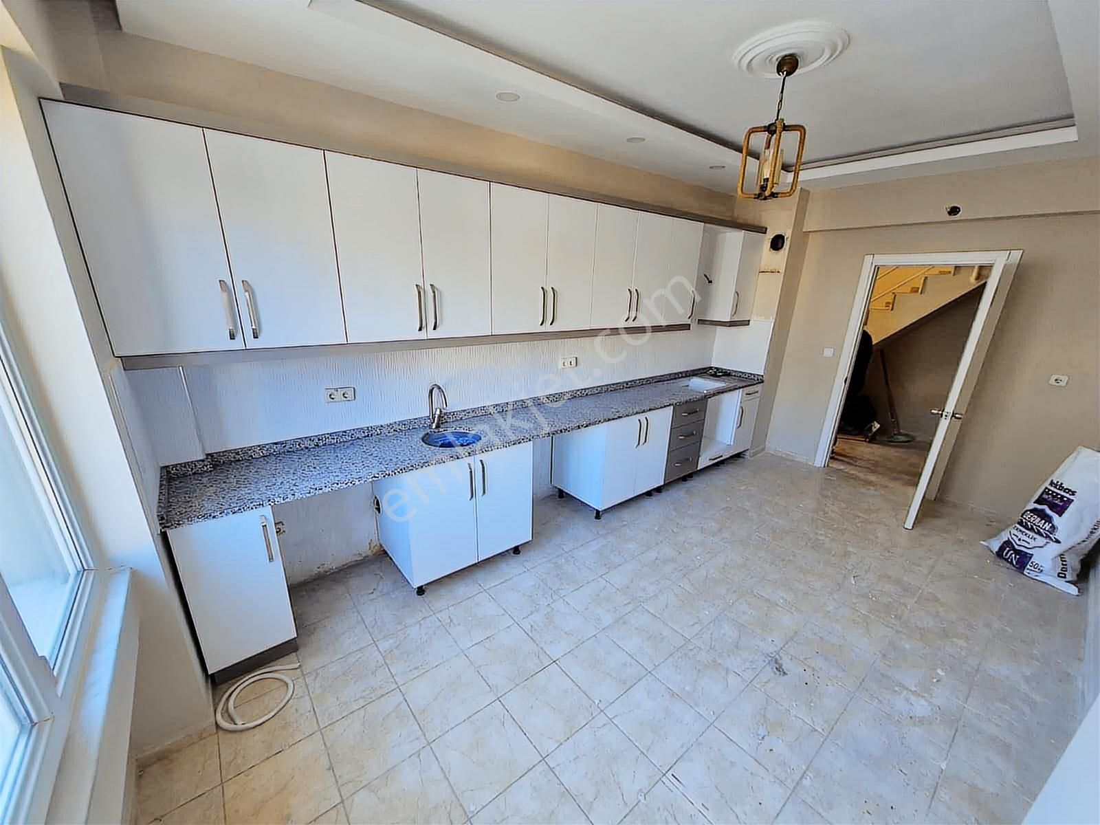 Dutlubahçe Mh. 3.kat 5+1 Kiralık Asansörlü Dubleks - Görsel 15