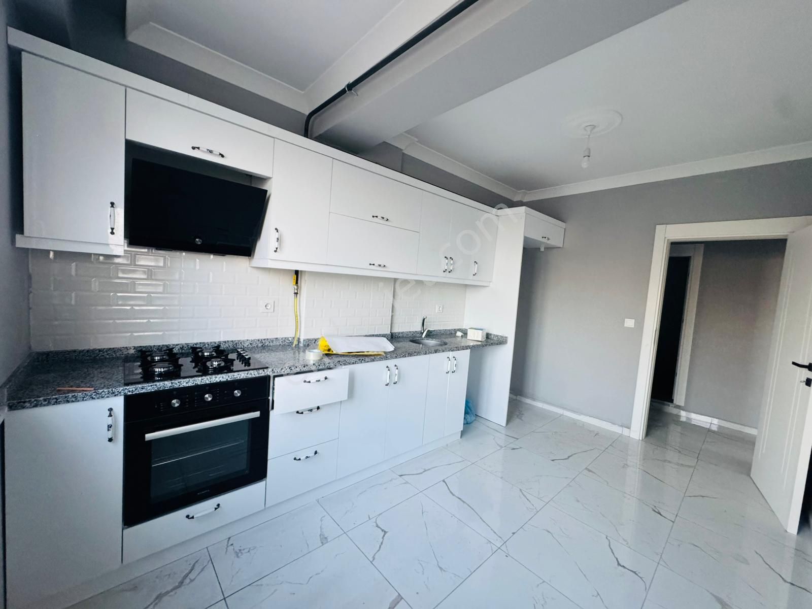 Çerkezköy İstasyon Mah'de Butik Site İçerisinde Kiralık 3+1 Öncephe Daire