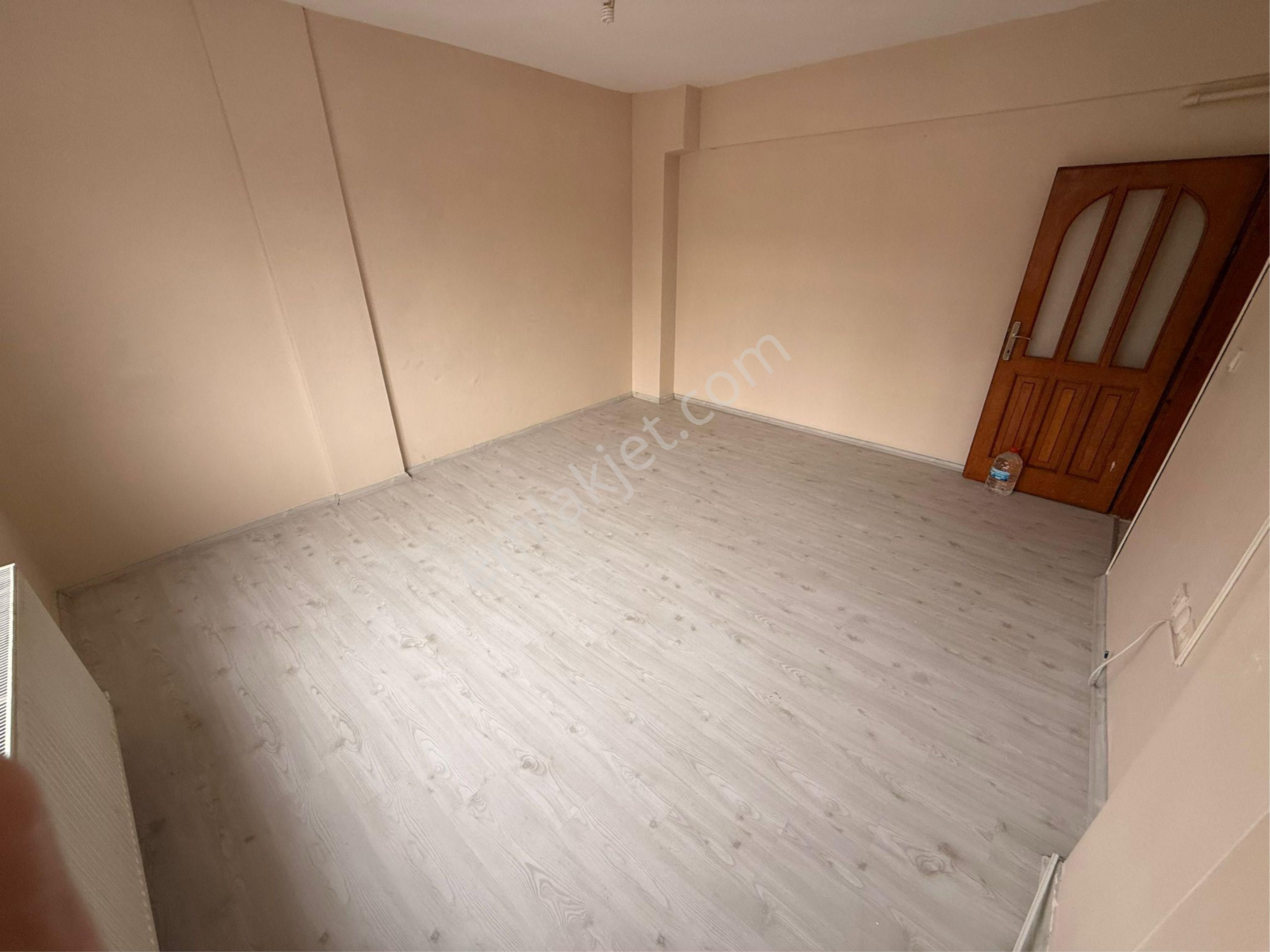 Emirden Tertemiz Kiralık 2+1ara Kat