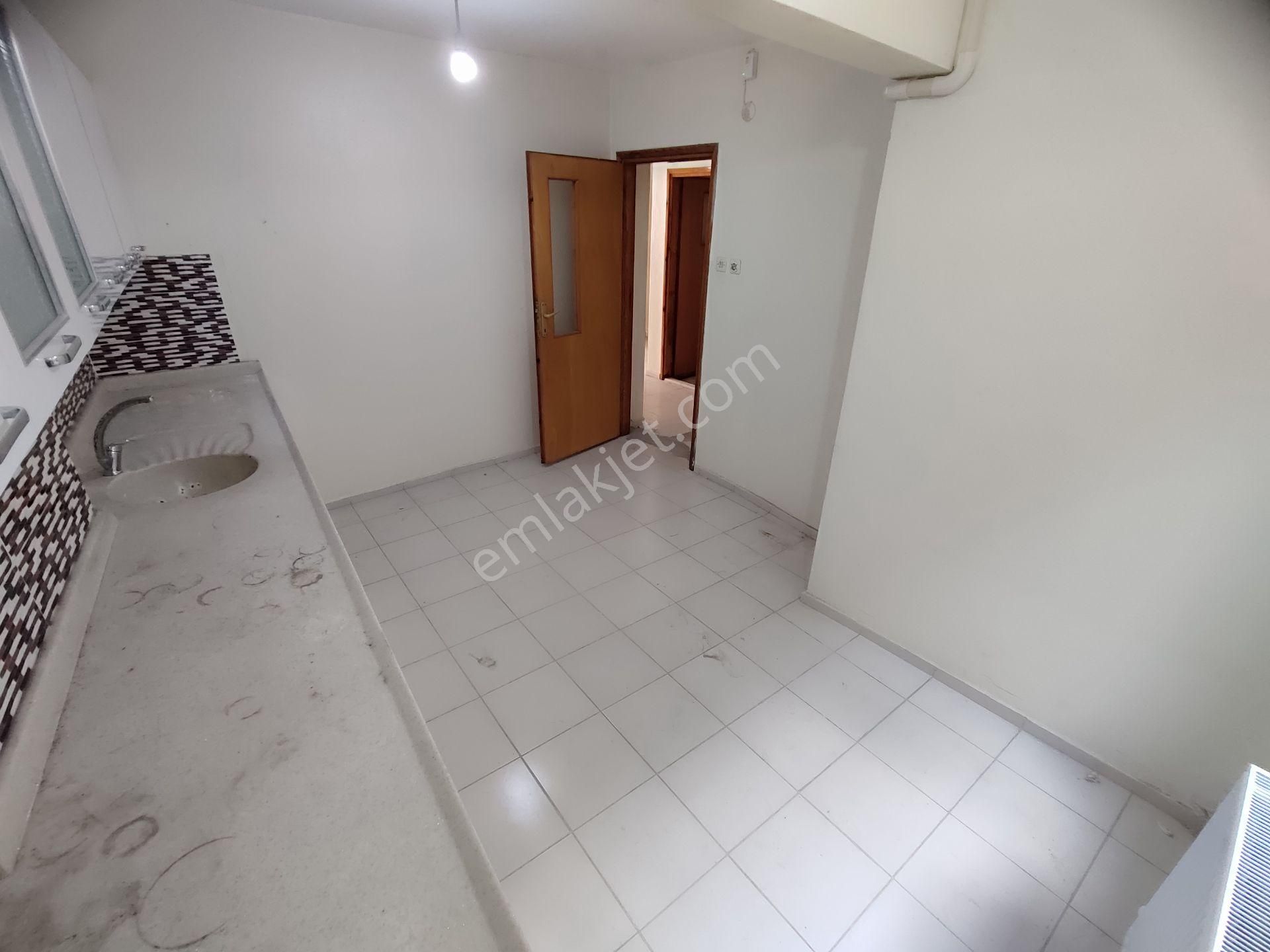 Kardeşten Edremit Merkezde Doğalgazlı Ayrı Mutfaklı Ara Kat Geniş 3+1 Daire - Görsel 8