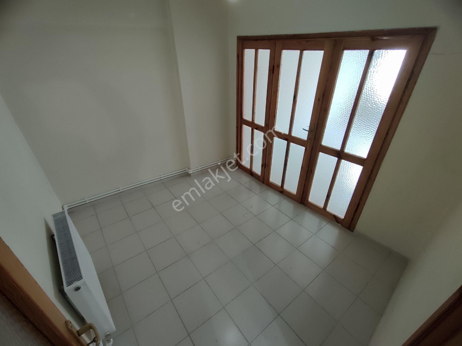 Kardeşten Edremit Merkezde Doğalgazlı Ayrı Mutfaklı Ara Kat Geniş 3+1 Daire - Görsel 22