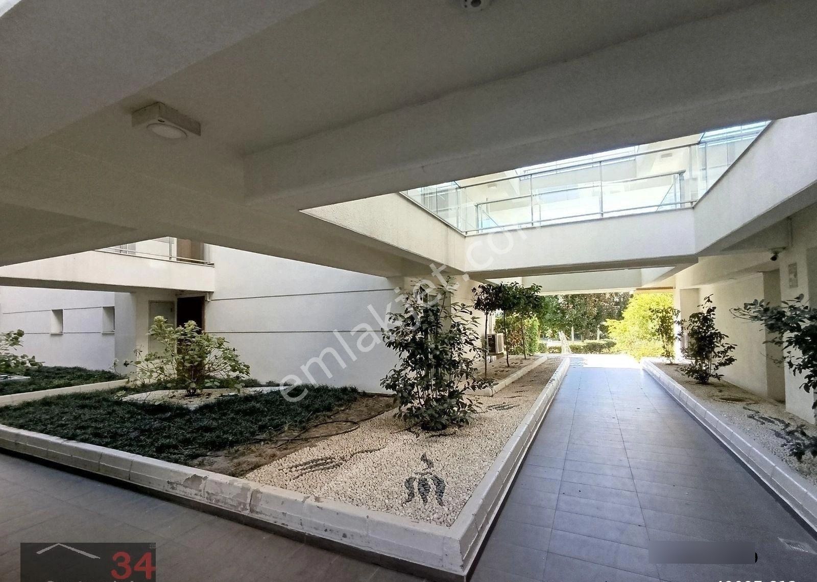 Küçükçekmece Atakent'te Satılık 3+1 Bahçe Katı, Sosyal Donatılı Lüks Site İçinde! - Görsel 7