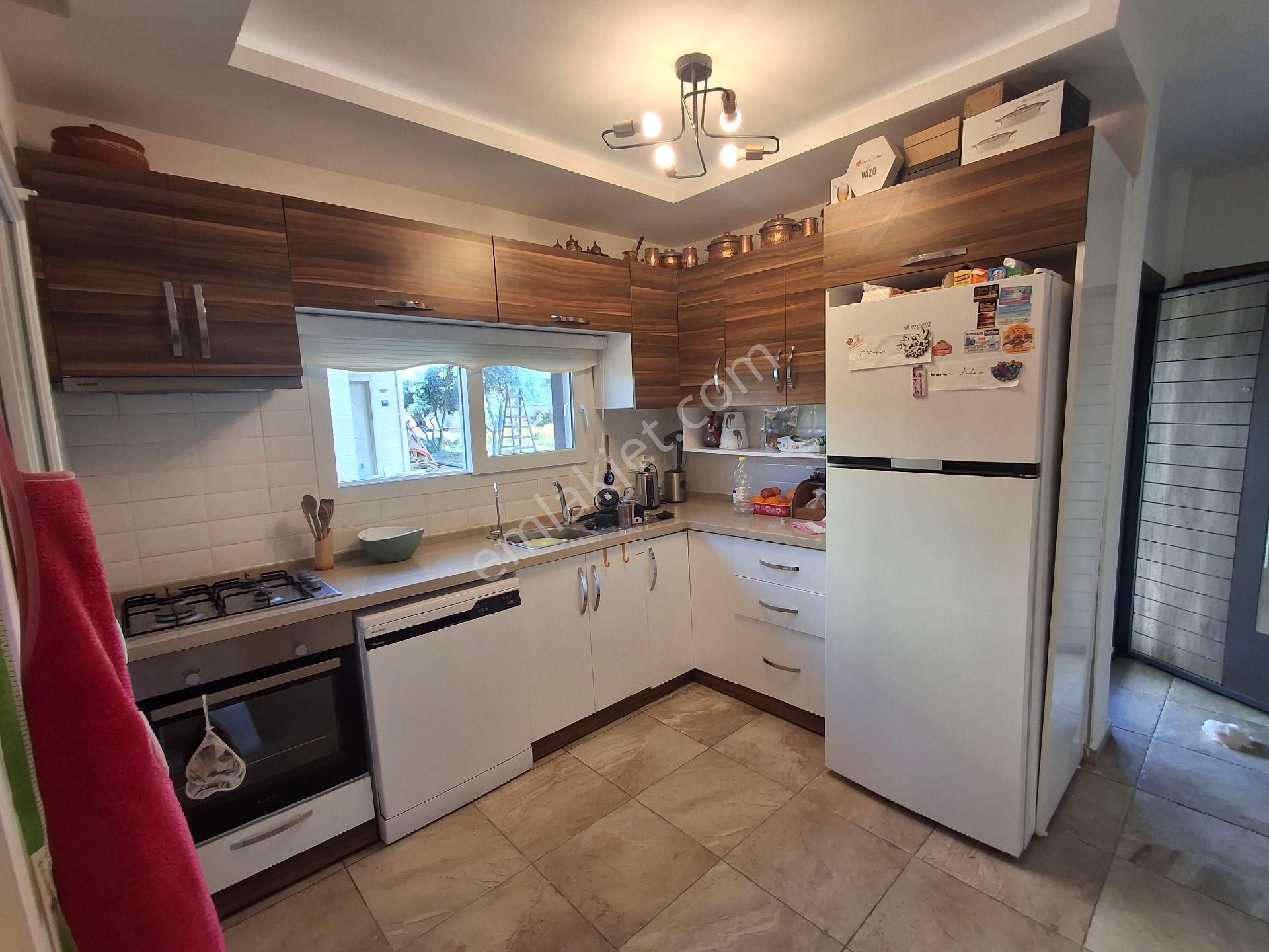 Kuşadası Davutlar Yolunda Ege Birlik Tatil Köyünde Satılık Dubleks Yazlık Villa - Görsel 8