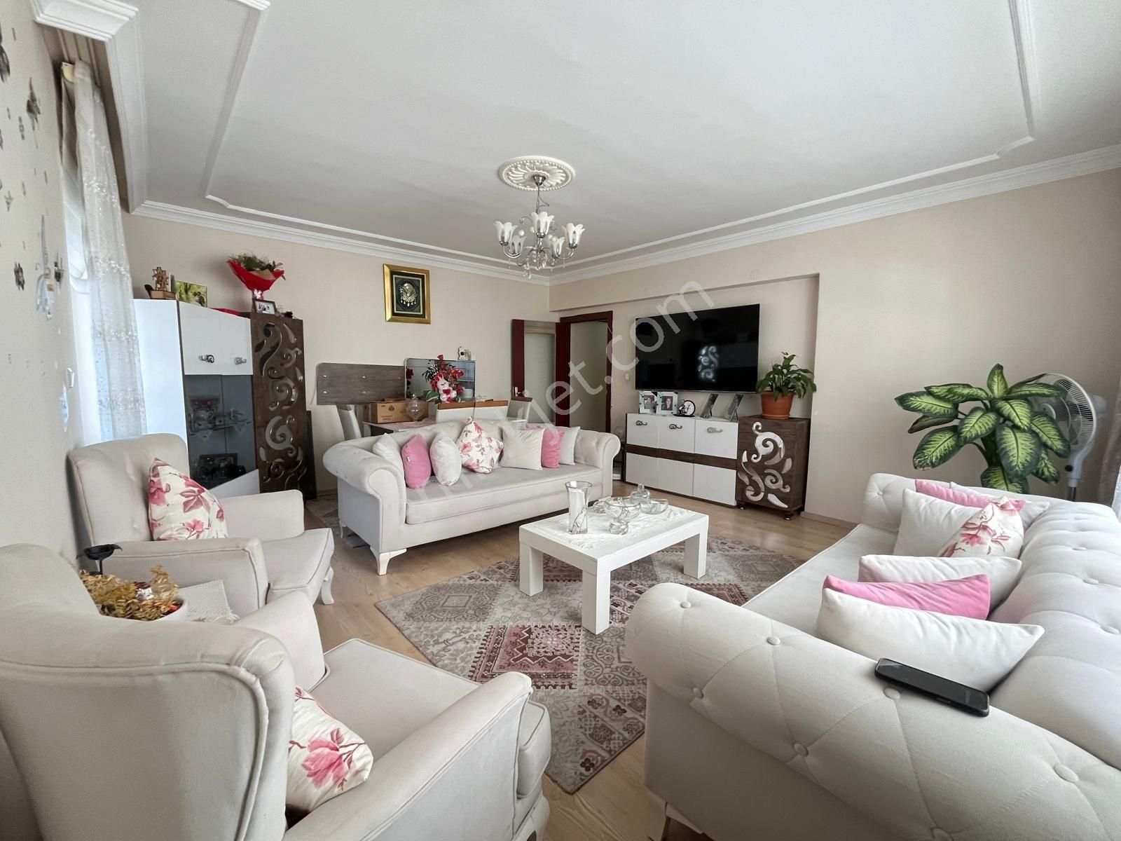 Ataparkta İskanlı Asansörlü Katta Fırsat Daire - Görsel 3