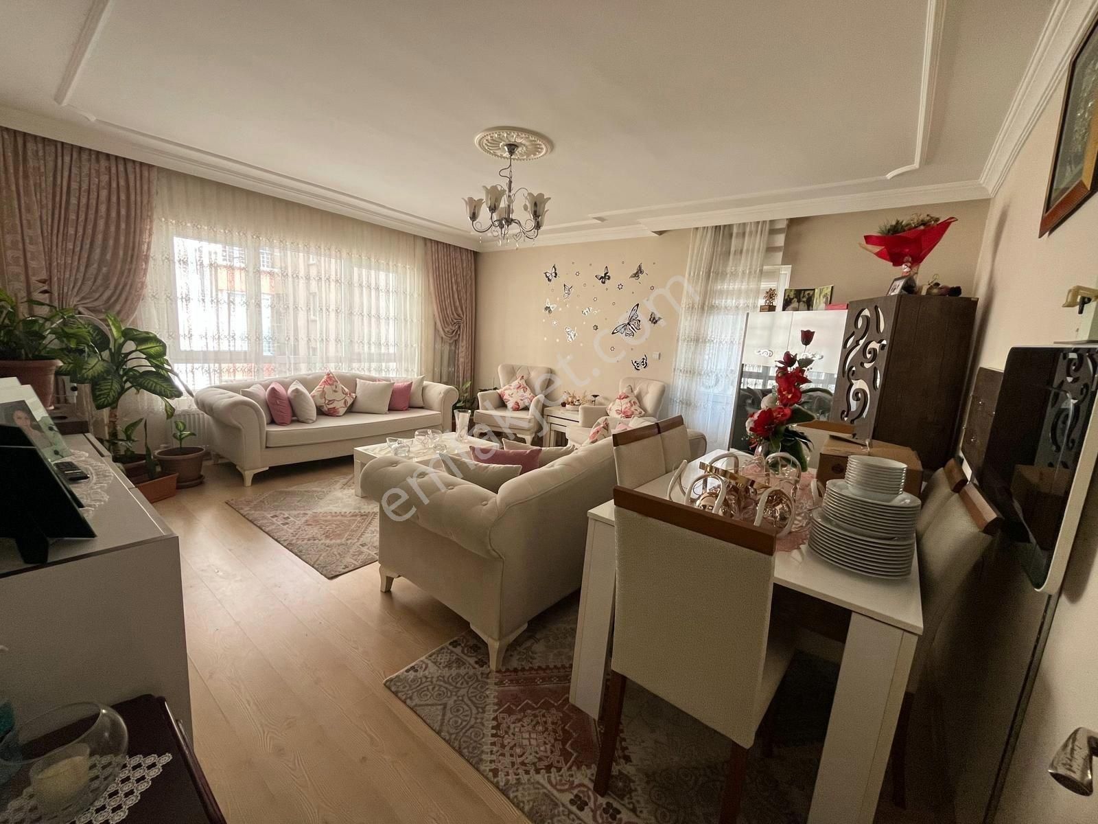 Ataparkta İskanlı Asansörlü Katta Fırsat Daire