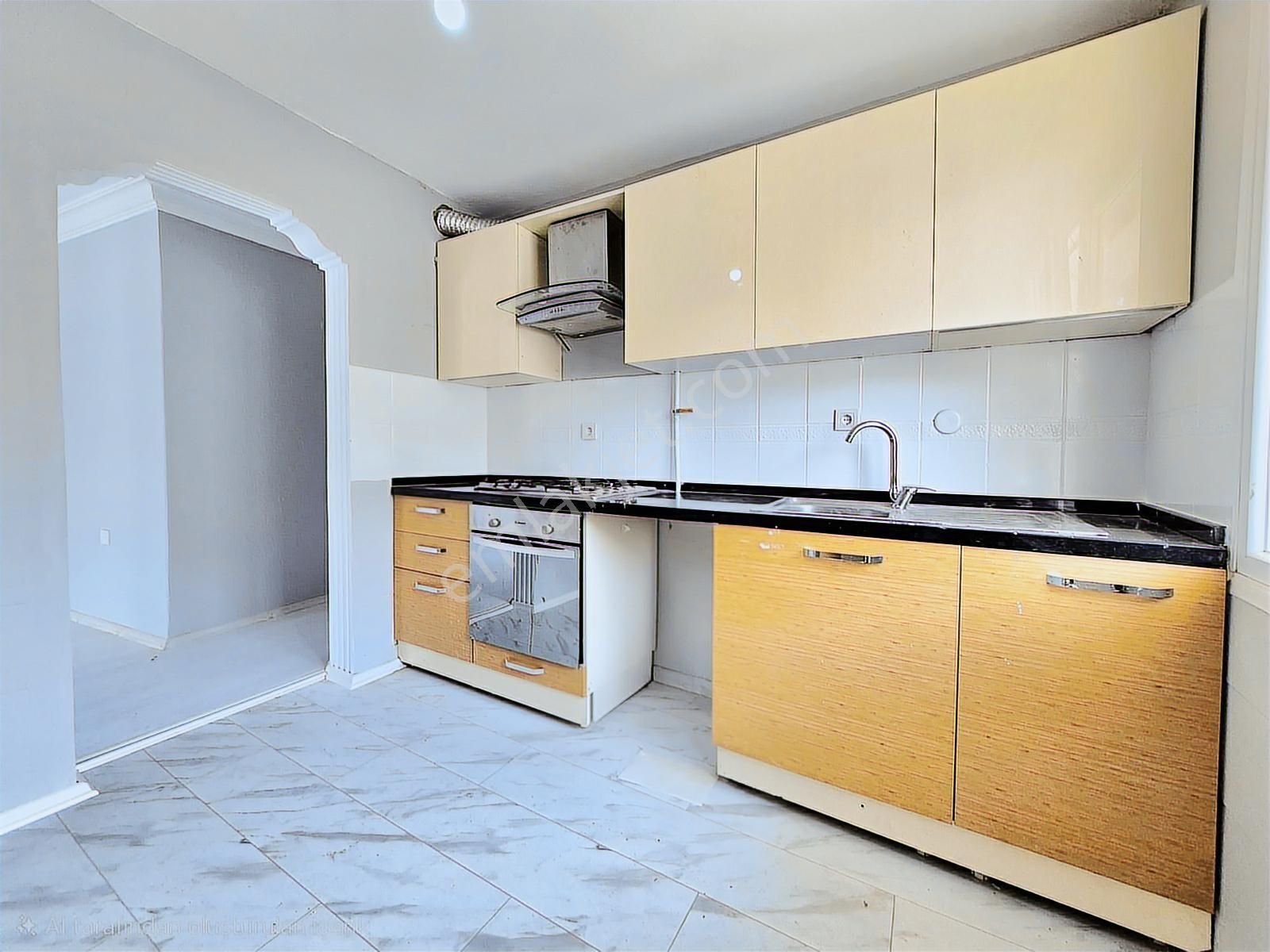 K.yaka Alaybey Merkezde D.gazlı Çift Cephe Köşe Bina 3+1 145m2 - Görsel 6