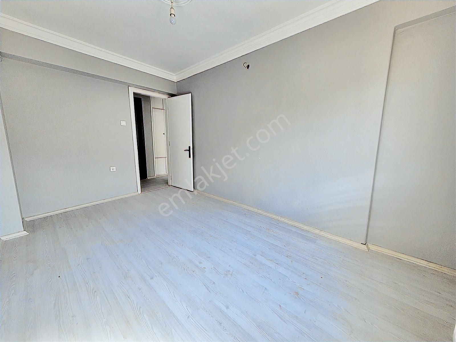 K.yaka Alaybey Merkezde D.gazlı Çift Cephe Köşe Bina 3+1 145m2 - Görsel 5