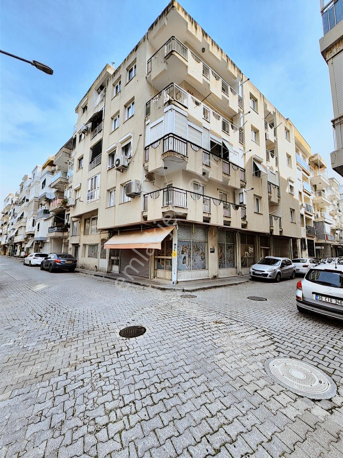 K.yaka Alaybey Merkezde D.gazlı Çift Cephe Köşe Bina 3+1 145m2 - Görsel 23