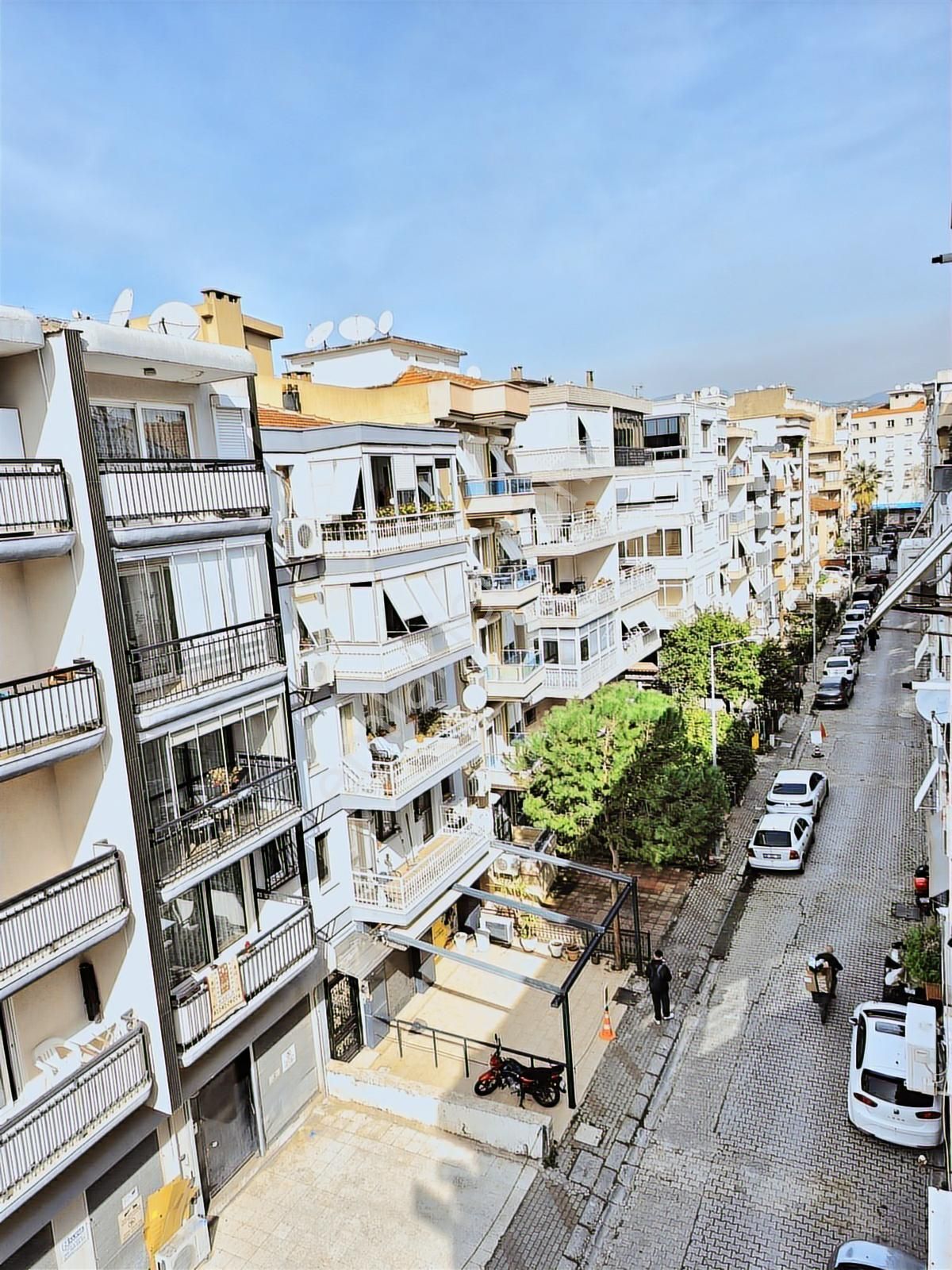 K.yaka Alaybey Merkezde D.gazlı Çift Cephe Köşe Bina 3+1 145m2 - Görsel 32