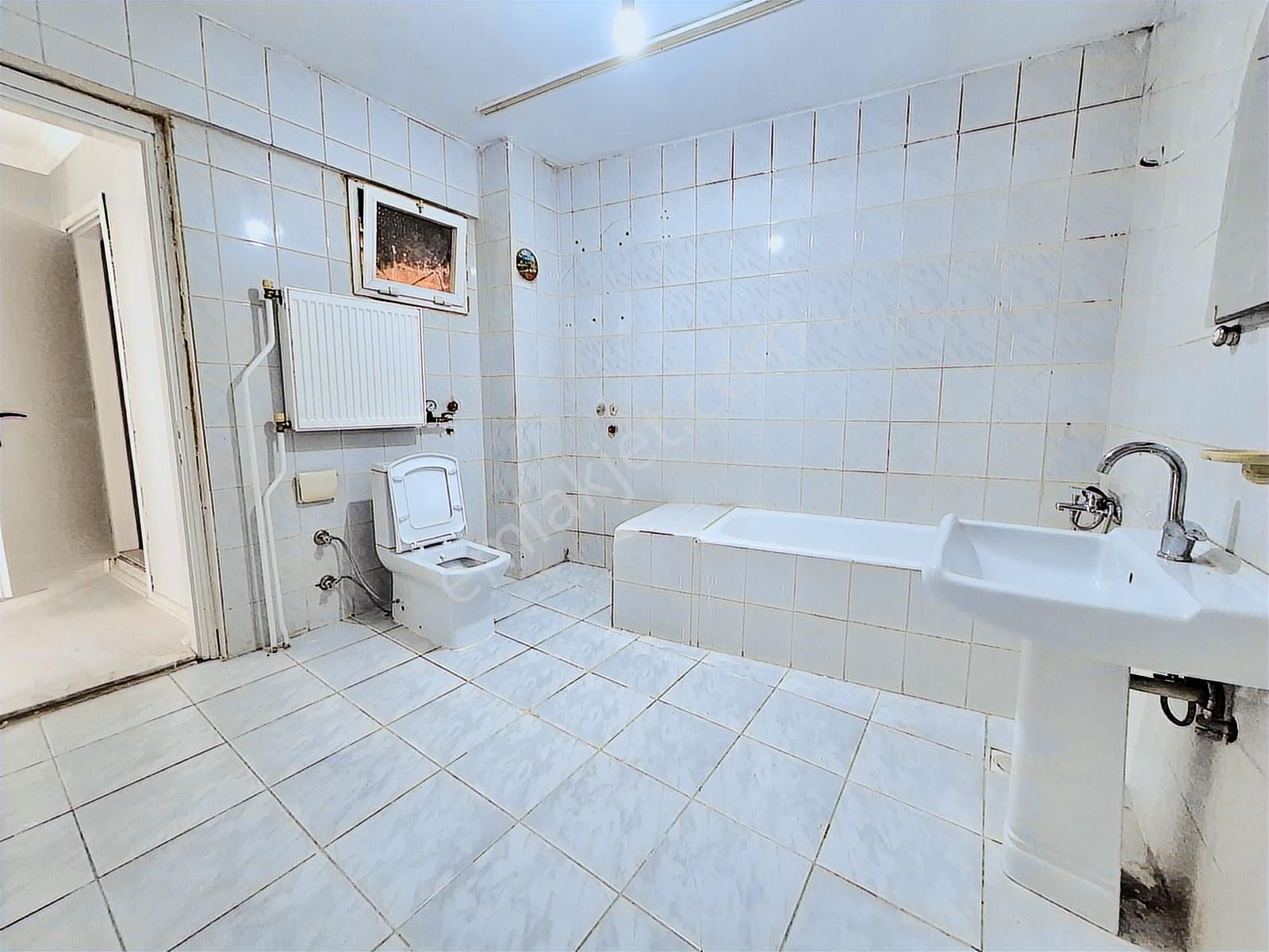 K.yaka Alaybey Merkezde D.gazlı Çift Cephe Köşe Bina 3+1 145m2 - Görsel 20