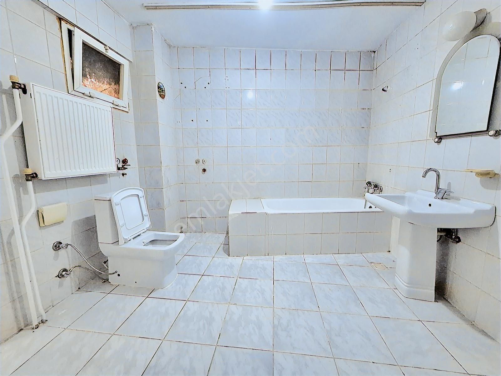 K.yaka Alaybey Merkezde D.gazlı Çift Cephe Köşe Bina 3+1 145m2 - Görsel 27