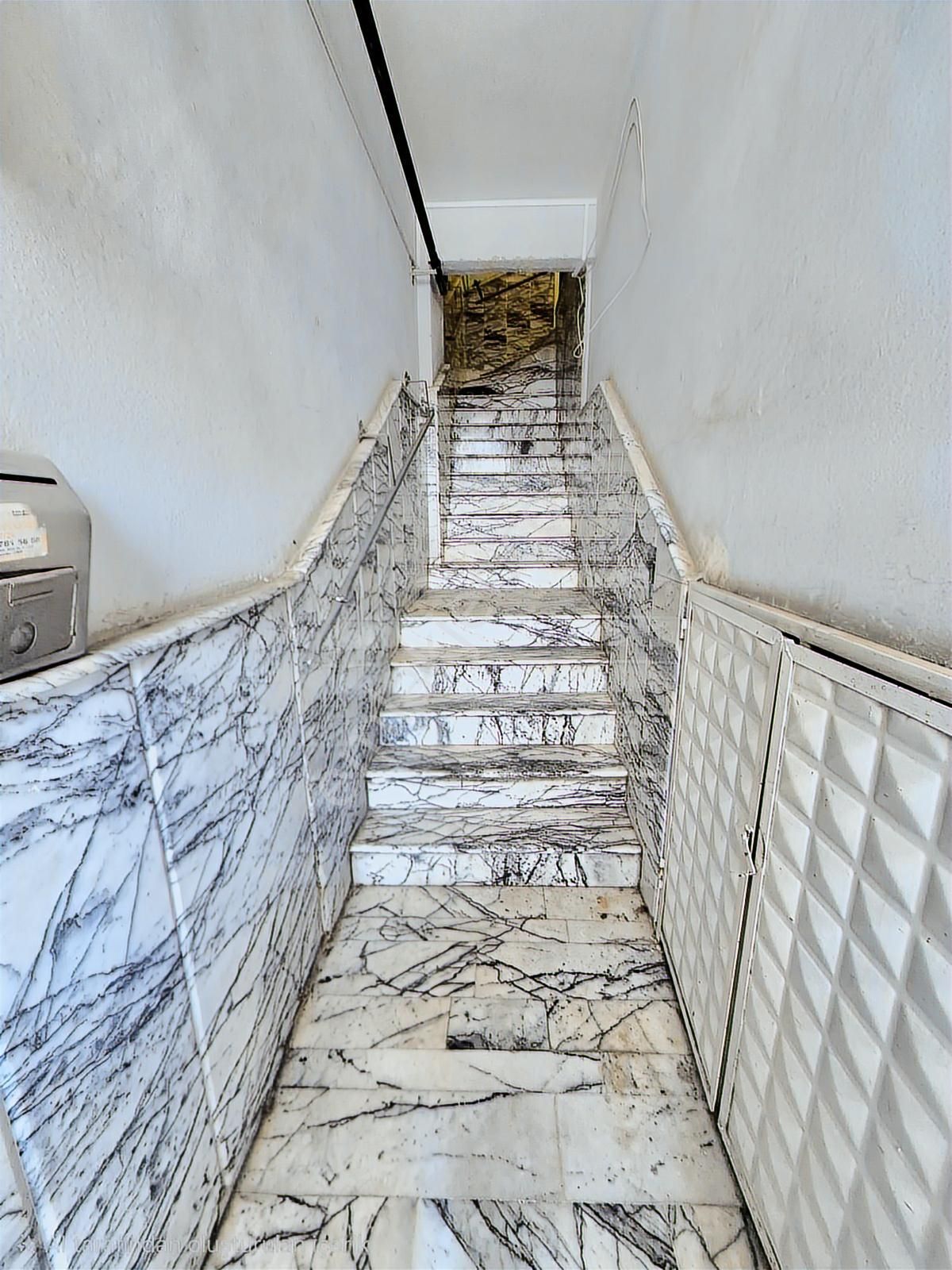 K.yaka Alaybey Merkezde D.gazlı Çift Cephe Köşe Bina 3+1 145m2 - Görsel 28