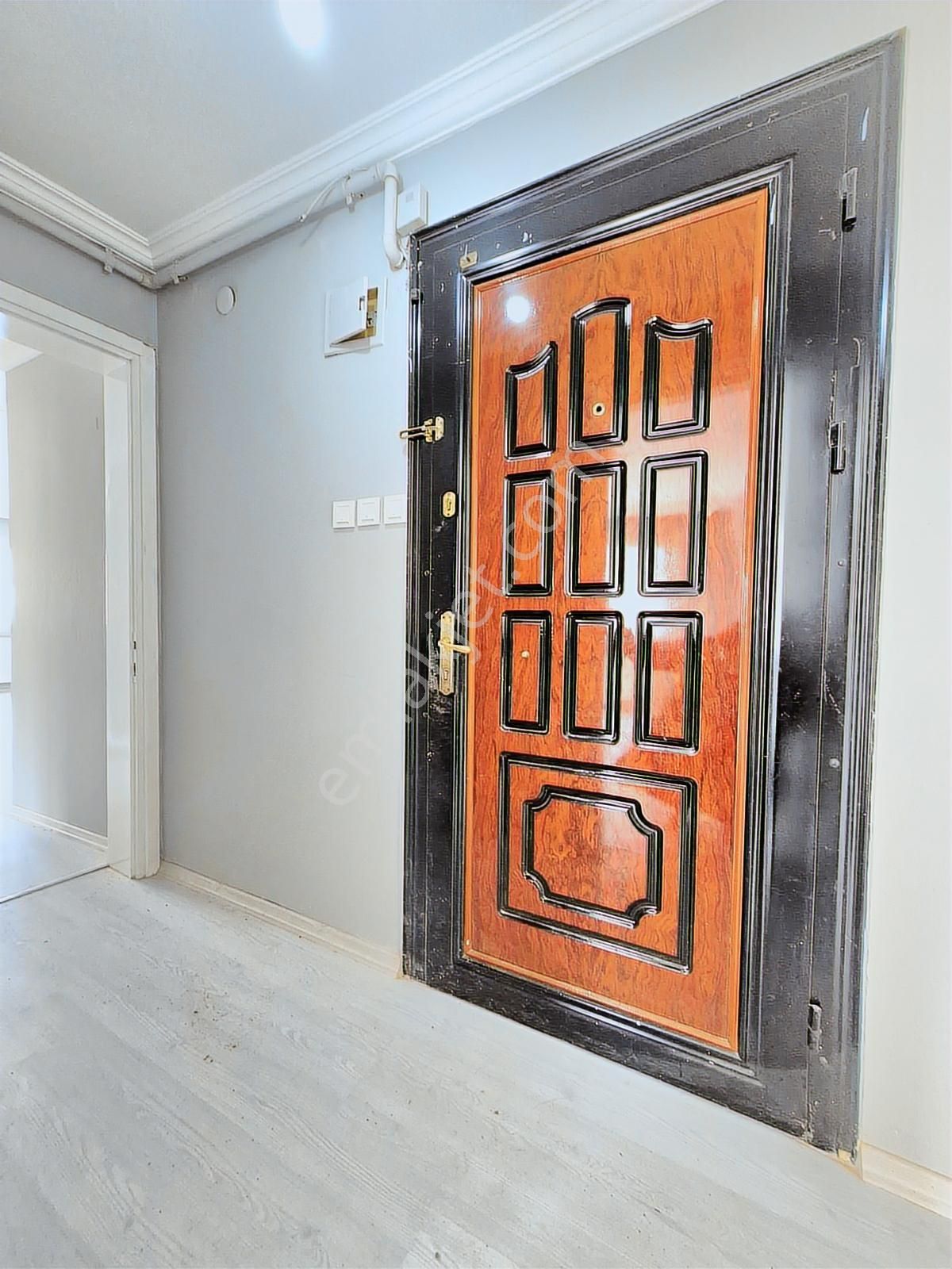 K.yaka Alaybey Merkezde D.gazlı Çift Cephe Köşe Bina 3+1 145m2 - Görsel 13