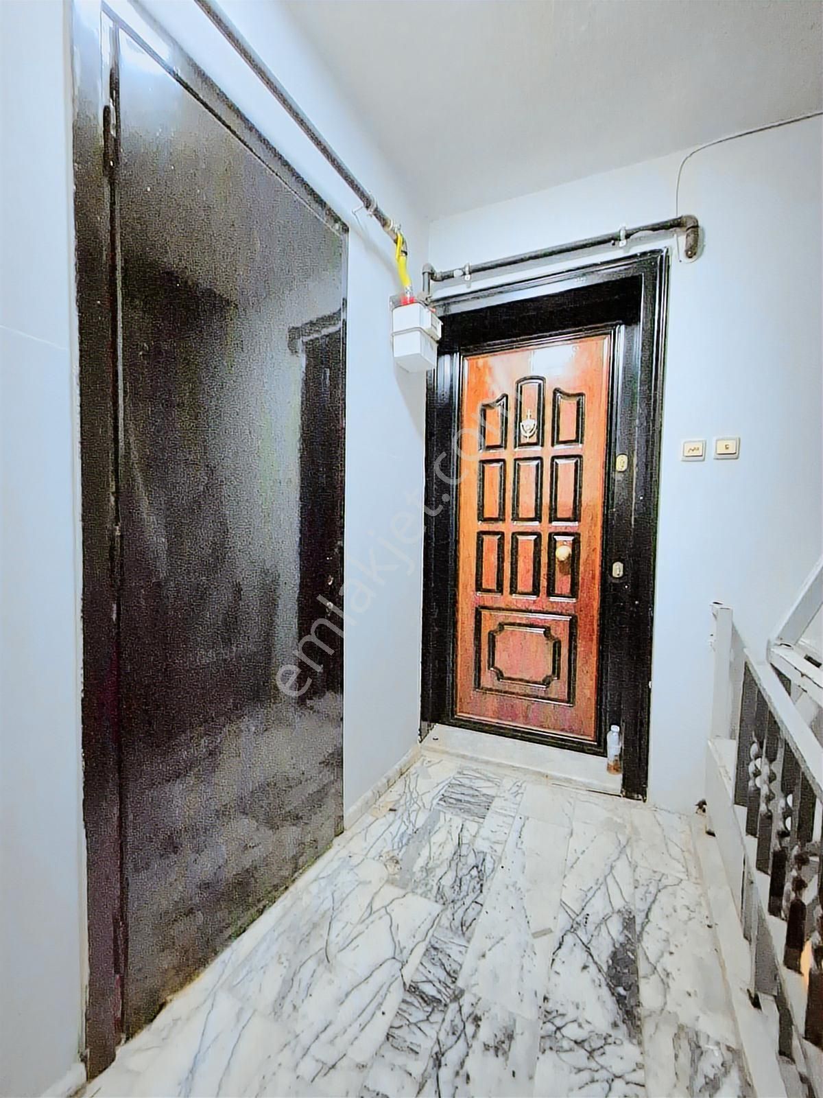 K.yaka Alaybey Merkezde D.gazlı Çift Cephe Köşe Bina 3+1 145m2 - Görsel 8