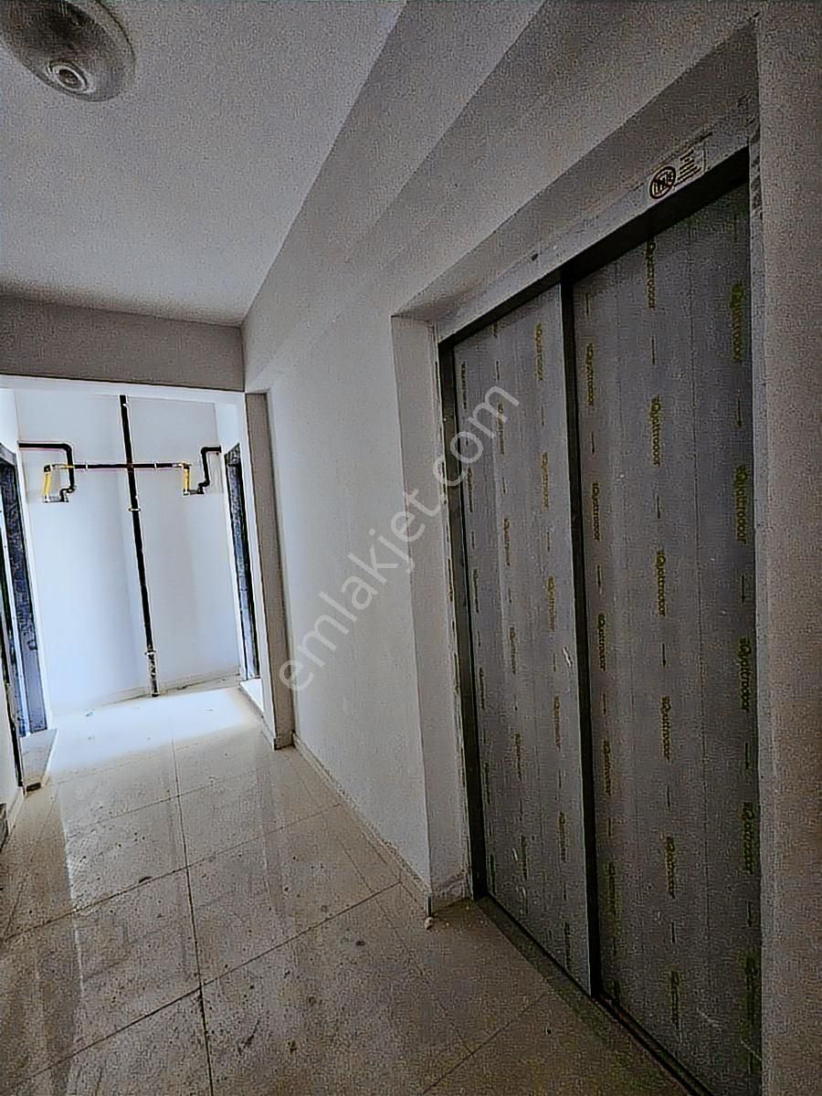 Fiyat Düştü...kelepir... Cadde Üzeri Satılık Sıfır Daire Arakat - Görsel 25