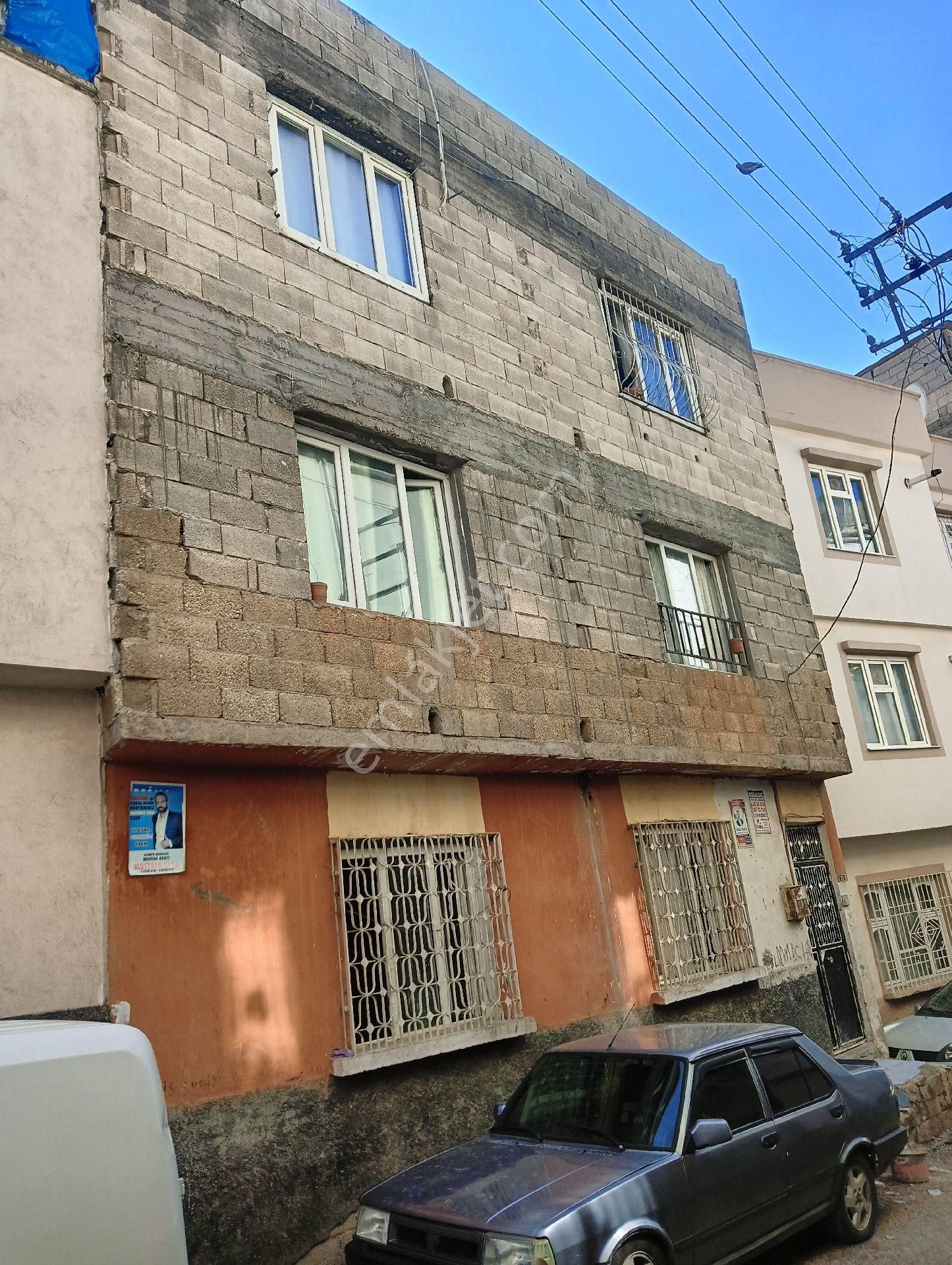 Akyol Gayrimenkul Den Satlık Müstakil Ev Sselimiye Mahllesinde Sobalı 3 Katlı