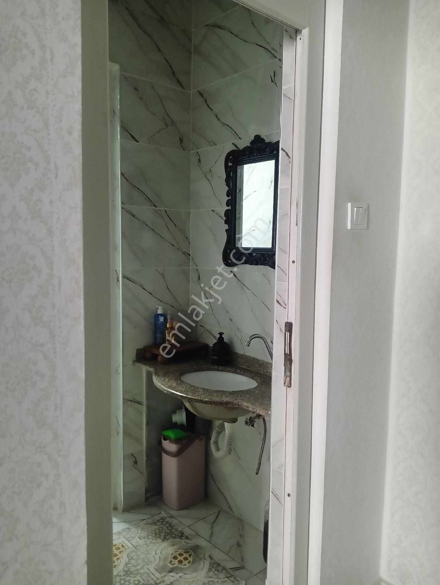 Akyol Gayrimenkul Den Satlık Müstakil Ev Sselimiye Mahllesinde Sobalı 3 Katlı - Görsel 11