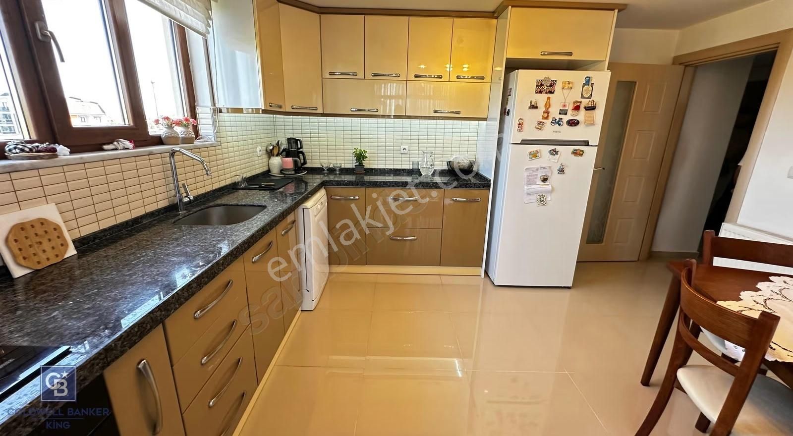 Cb King'den Hasan Basri Çantay Mahallesi'nde 3+1 Kiralık Daire - Görsel 15