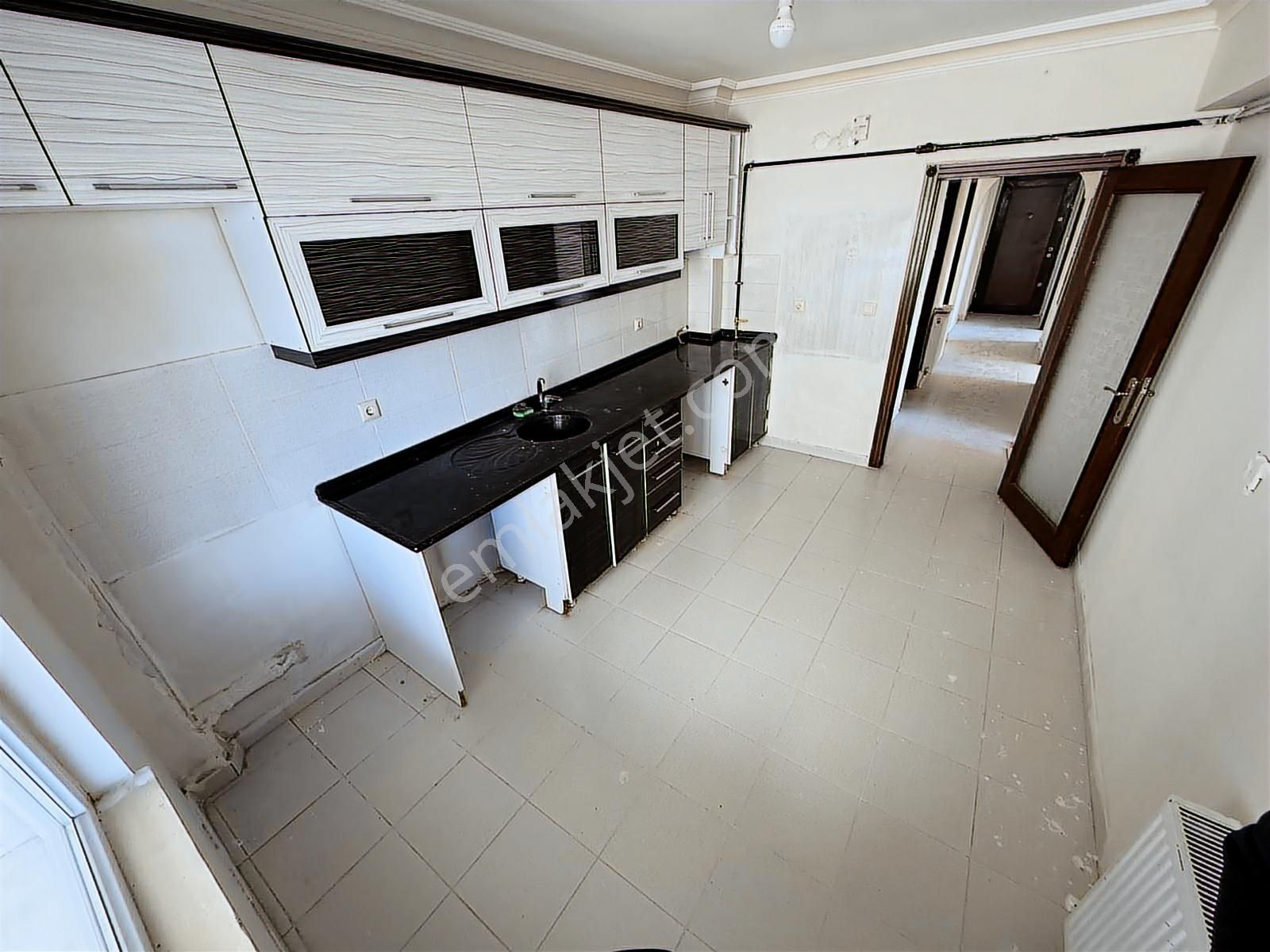 Ulukan'dan Ahi Evran Mah'de Park Cepheli Genç Binada 2+1 Daire ! - Görsel 19