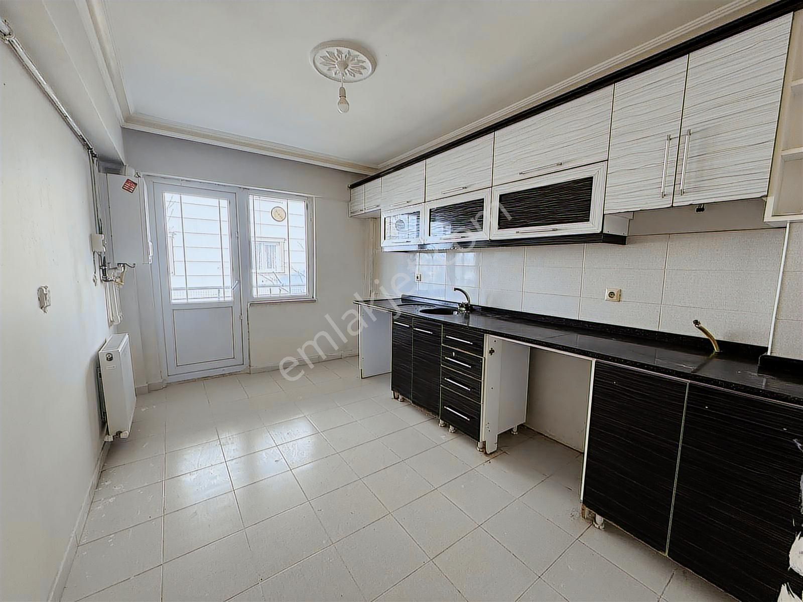 Ulukan'dan Ahi Evran Mah'de Park Cepheli Genç Binada 2+1 Daire !