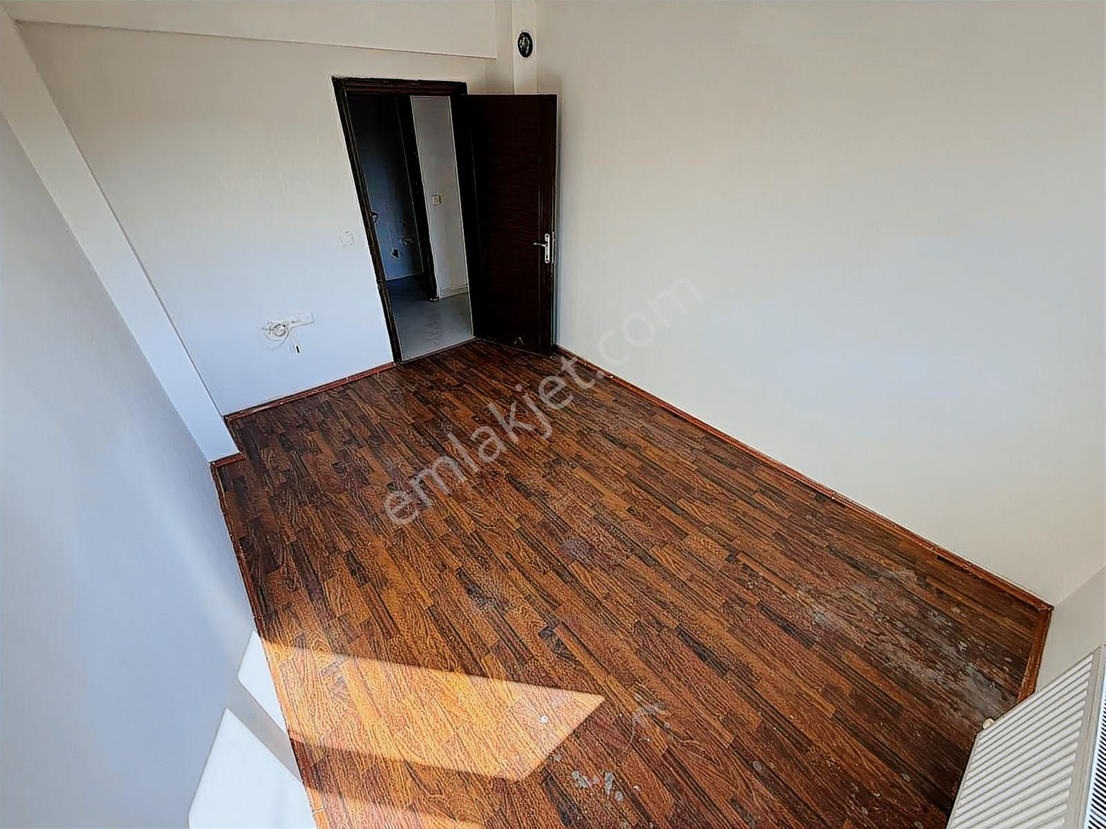 Ulukan'dan Ahi Evran Mah'de Park Cepheli Genç Binada 2+1 Daire ! - Görsel 6