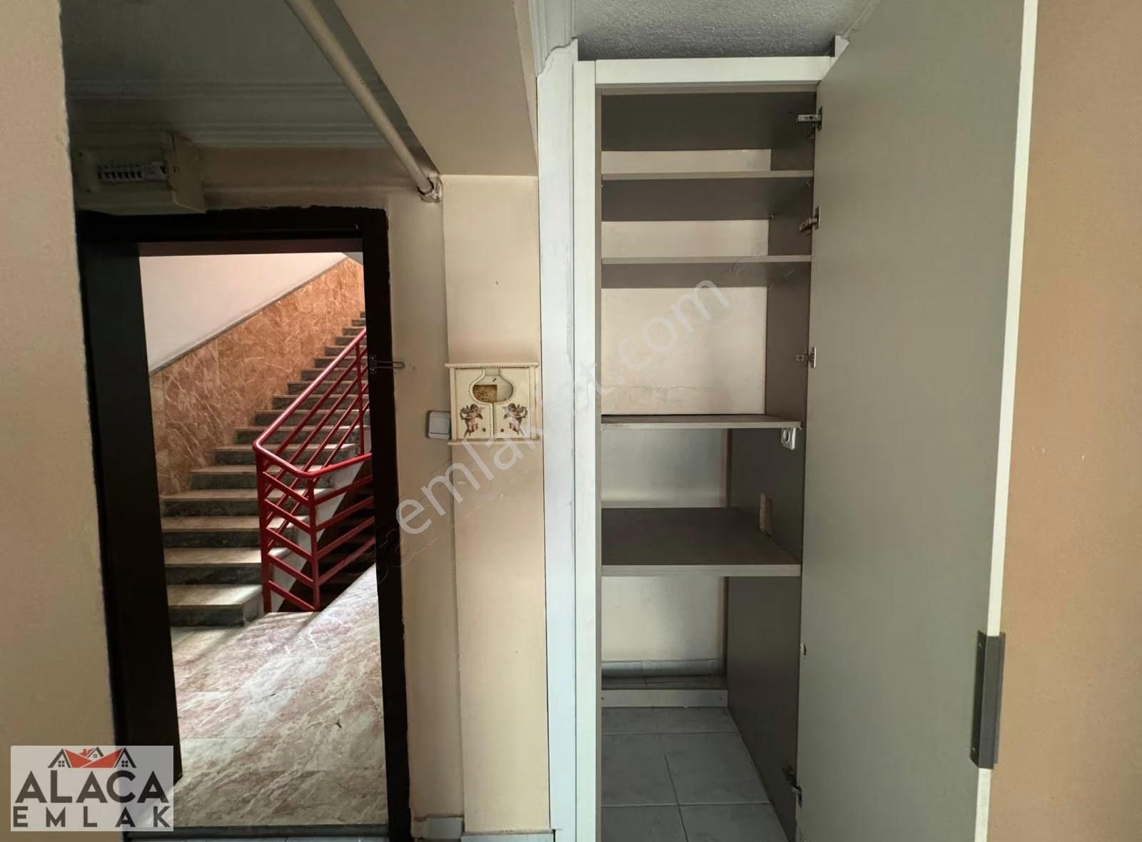 Hüseyin Gazi Göbekte 1.kat Ön Cephe 2+1 Daire - Görsel 7