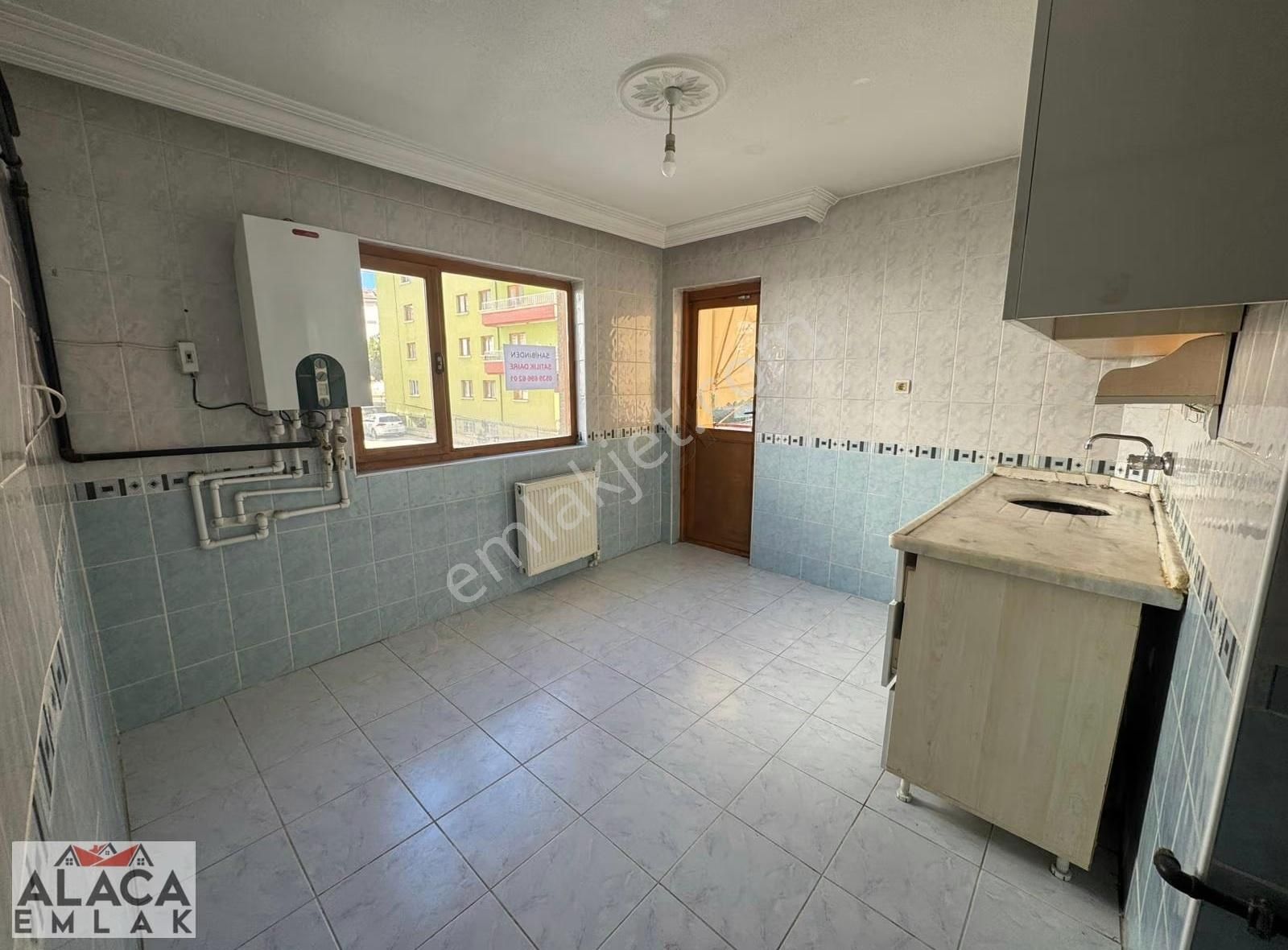 Hüseyin Gazi Göbekte 1.kat Ön Cephe 2+1 Daire - Görsel 24