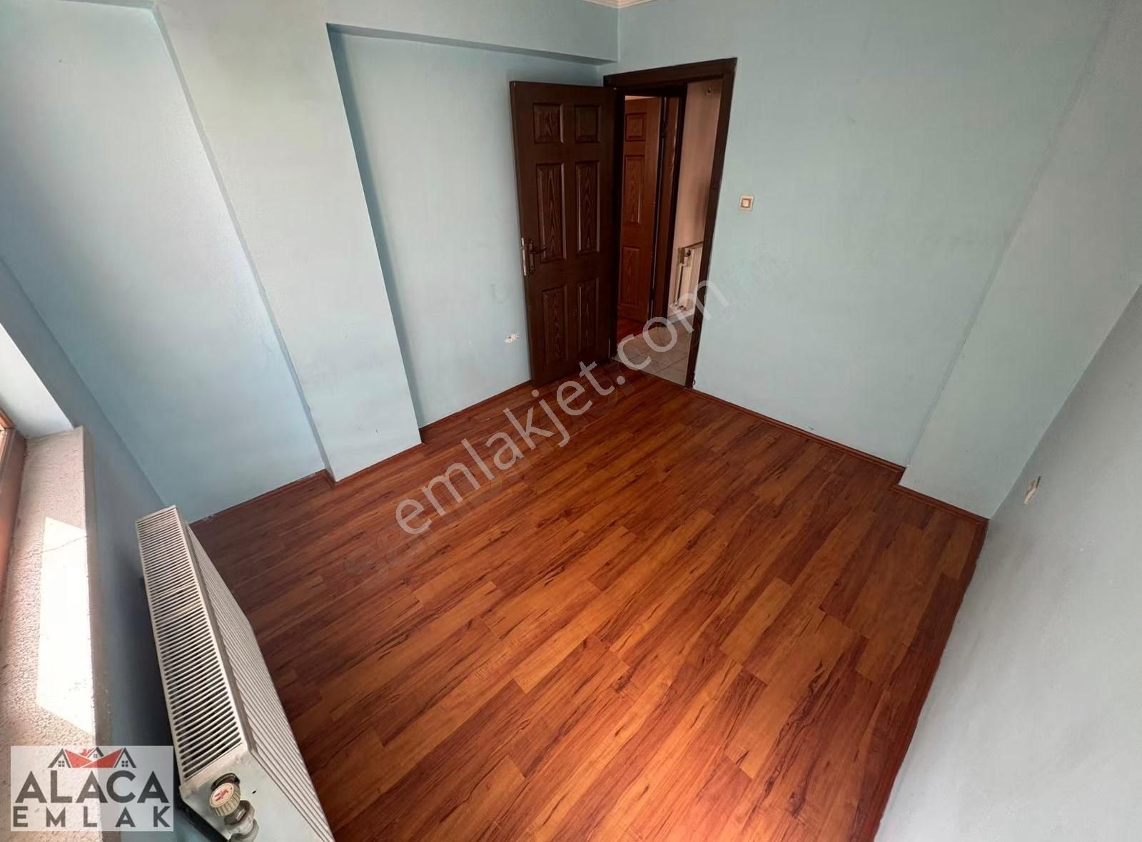 Hüseyin Gazi Göbekte 1.kat Ön Cephe 2+1 Daire - Görsel 2