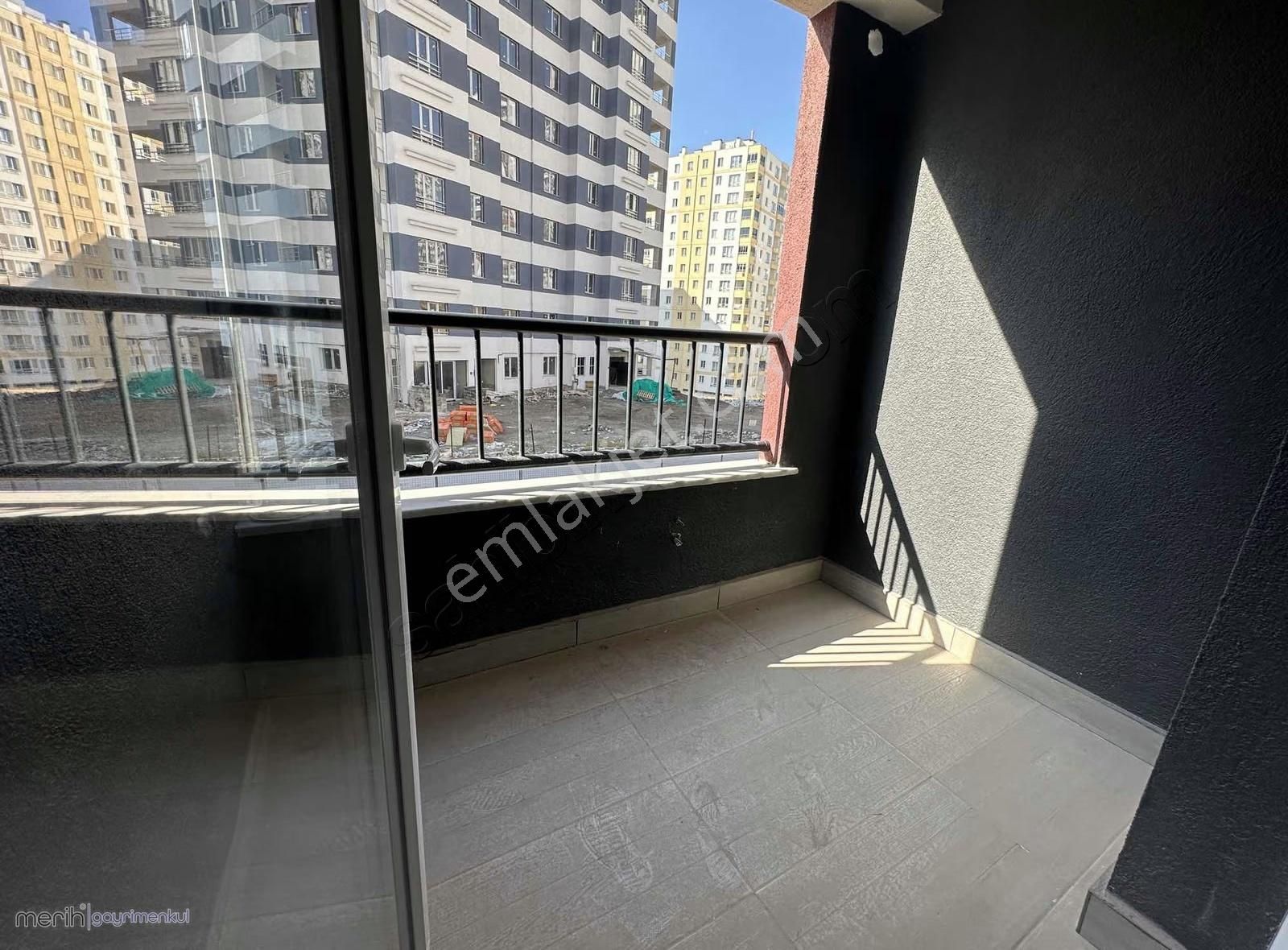 Papatya Caddesine Yakın Yeni Teslim Lüks Ve Geniş 2.5+1 Daire - Görsel 8