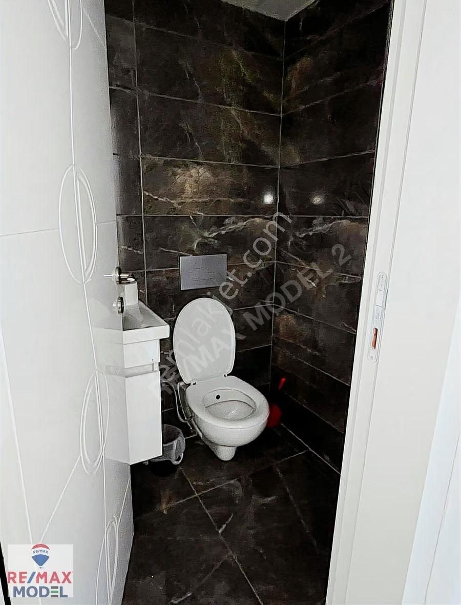 Remax Model Den Asmalıevler Mahallesinde Kiralık 1+1 Sıfır Apart - Görsel 3