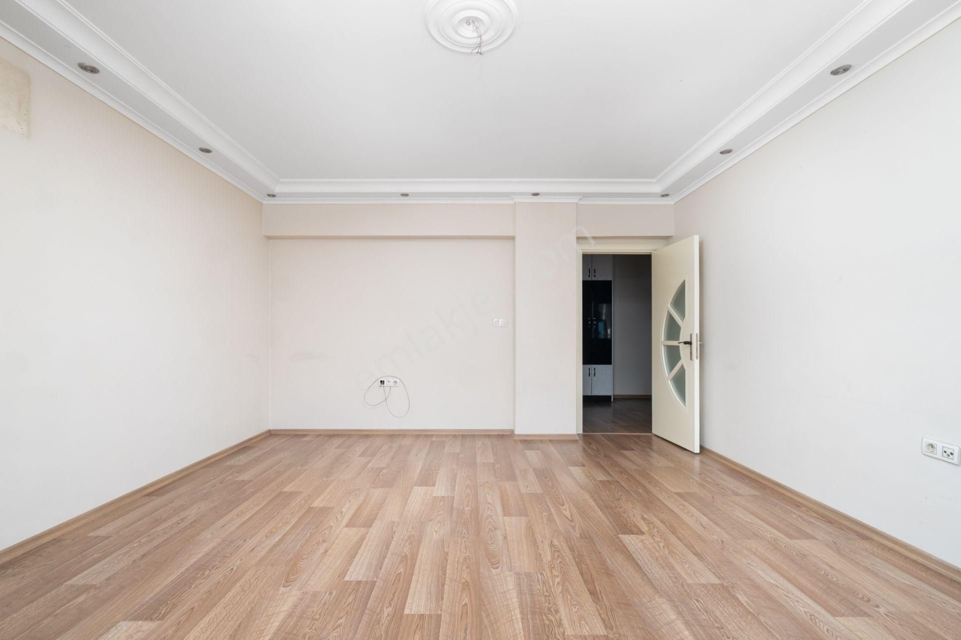 Re/max Area İhsaniye Mah. Fsm Yakını Satılık 2+1 Masrafsız Daire - Görsel 6