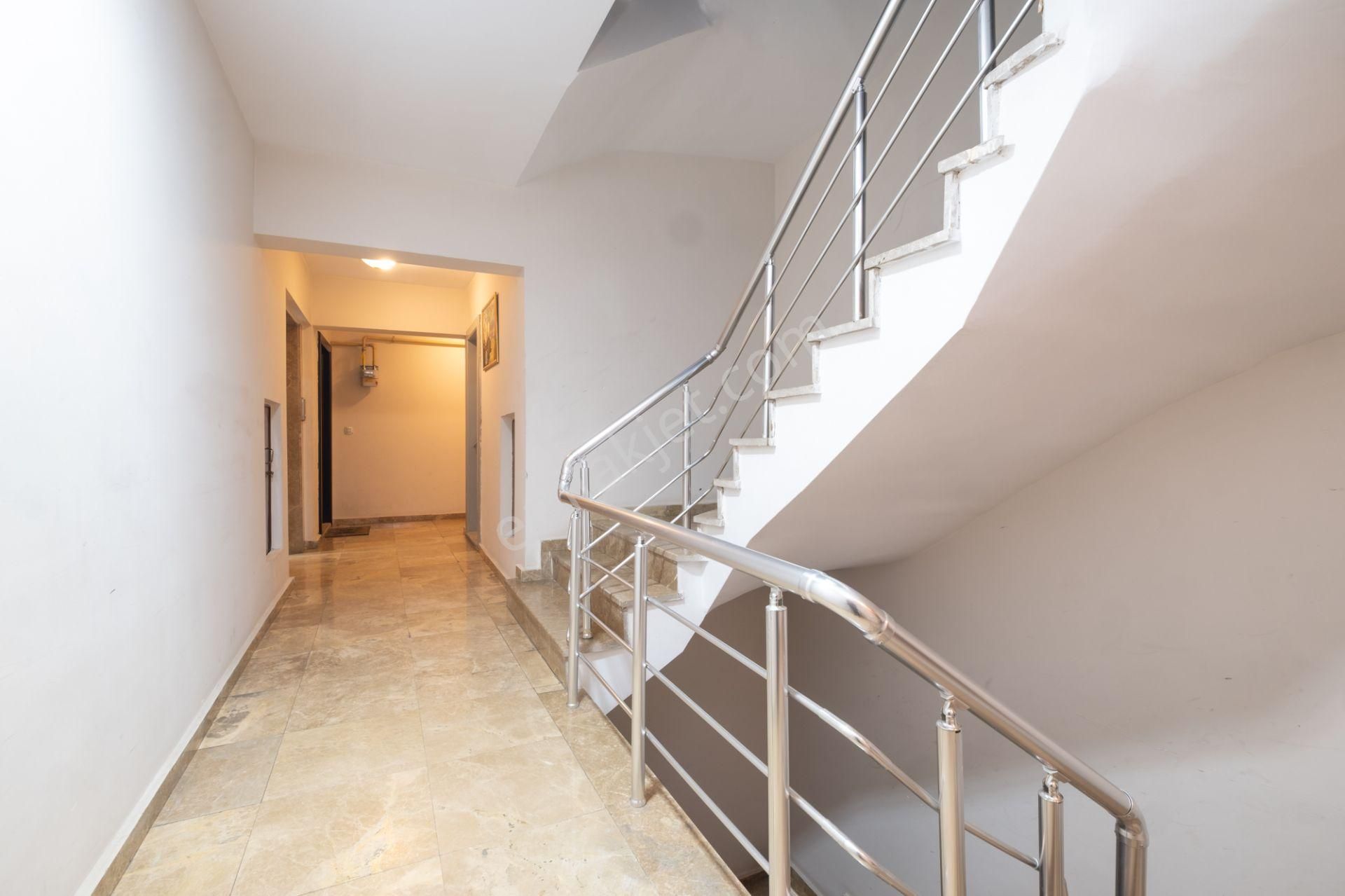 Re/max Area İhsaniye Mah. Fsm Yakını Satılık 2+1 Masrafsız Daire - Görsel 27