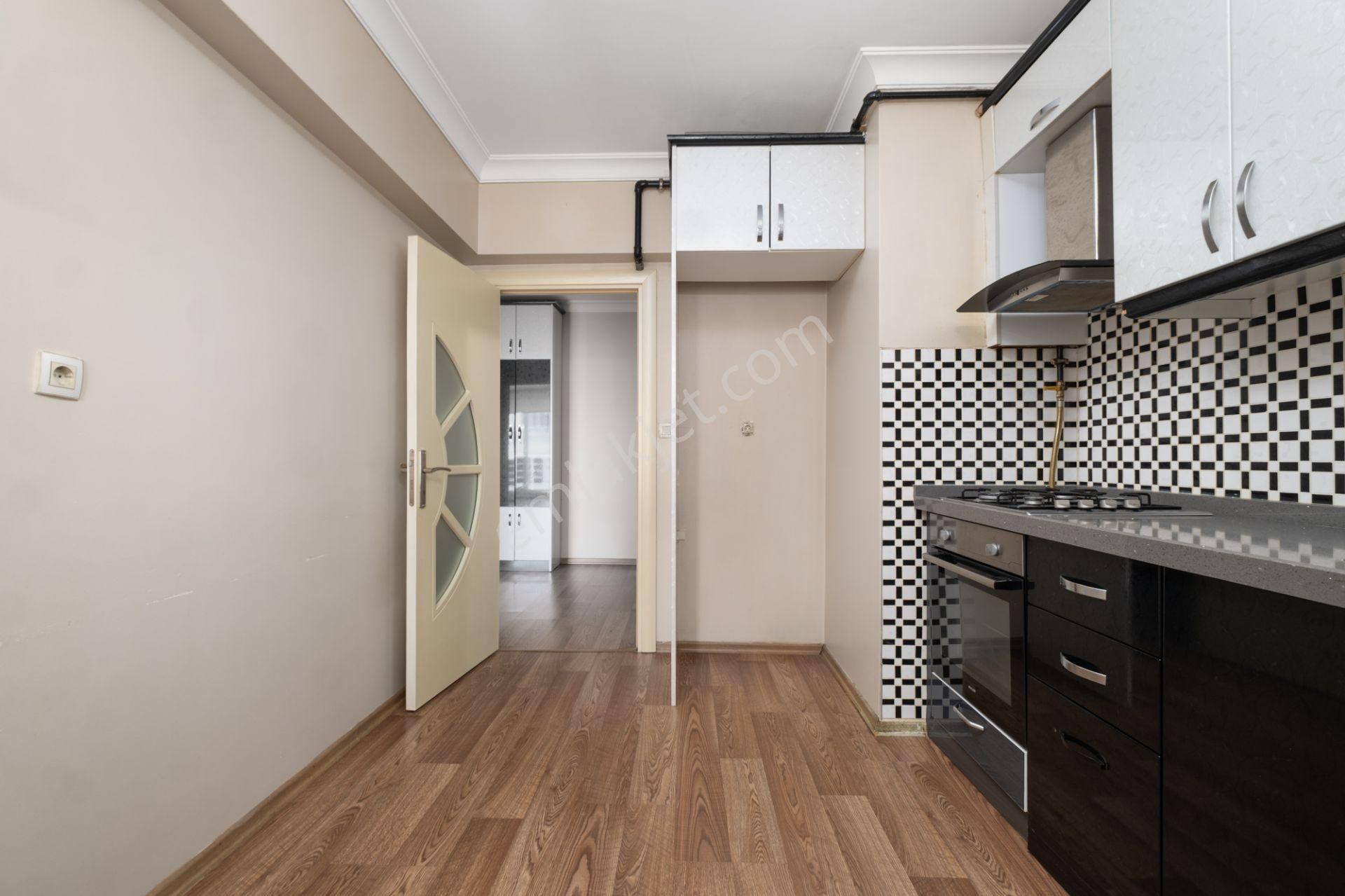 Re/max Area İhsaniye Mah. Fsm Yakını Satılık 2+1 Masrafsız Daire - Görsel 9