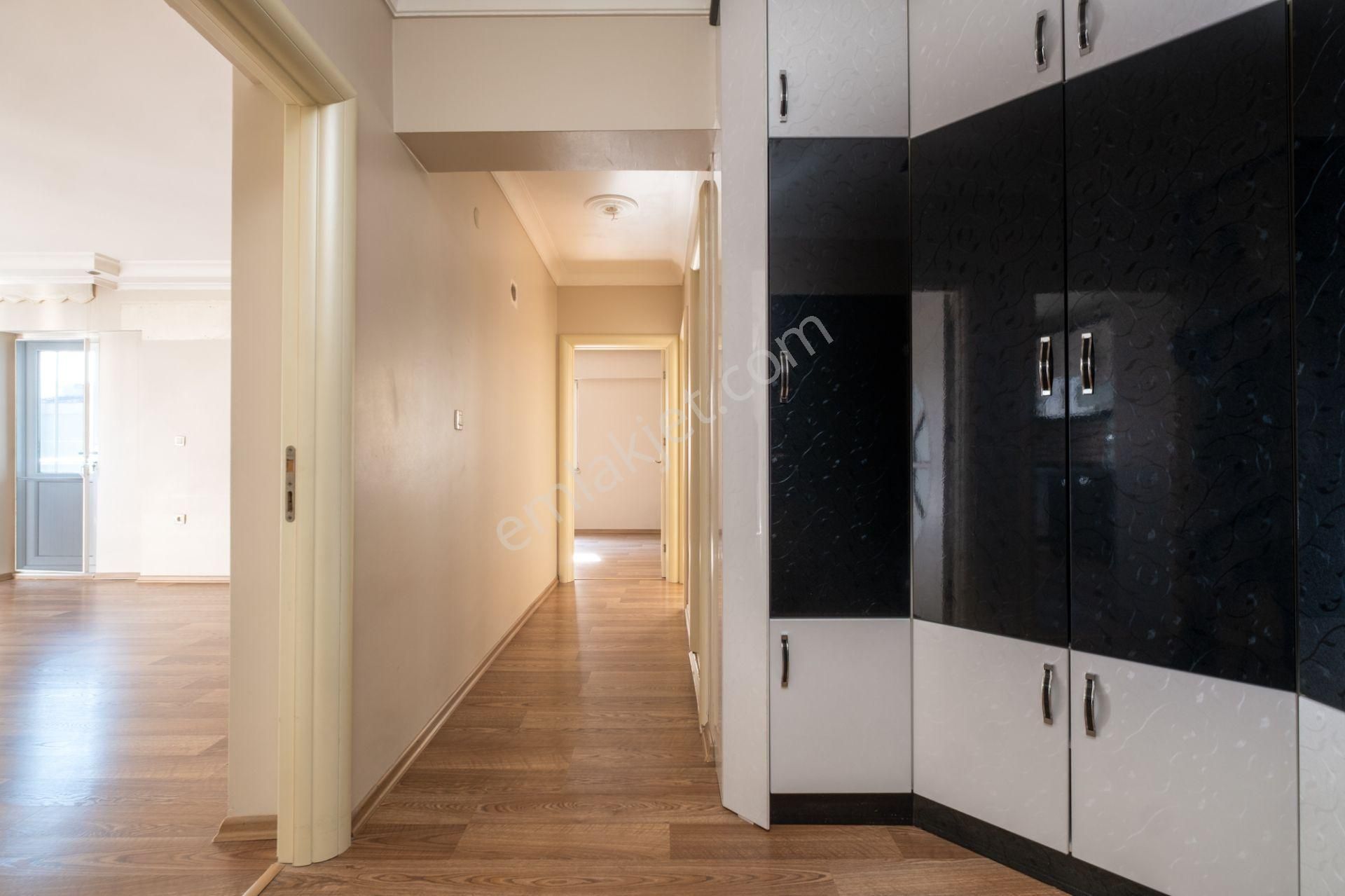 Re/max Area İhsaniye Mah. Fsm Yakını Satılık 2+1 Masrafsız Daire - Görsel 3