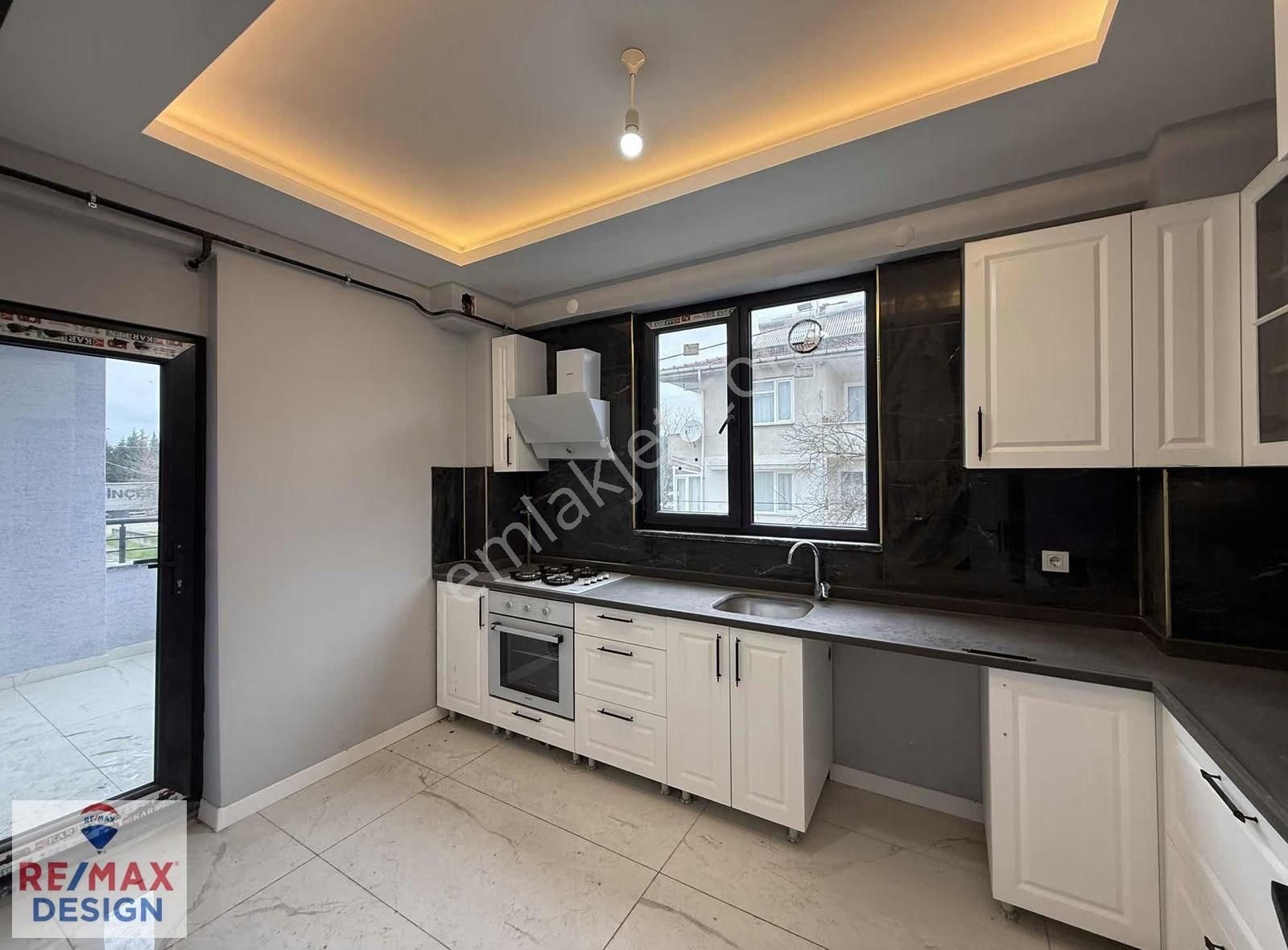 Arifiye Hanlıda Sıfır Satılık Daire Remax Desıgn - Görsel 18
