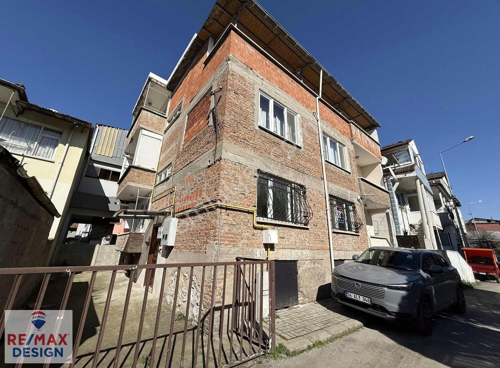 Mithatpaşa Mahallesinde Kiralık 3+1 Daire - Görsel 13