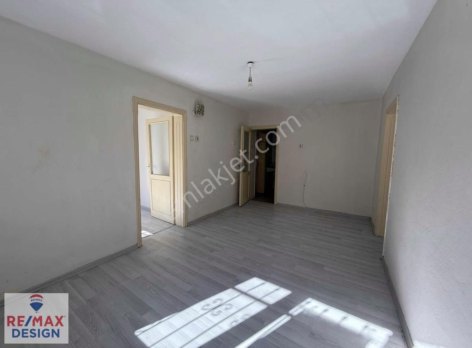 Mithatpaşa Mahallesinde Kiralık 3+1 Daire - Görsel 6