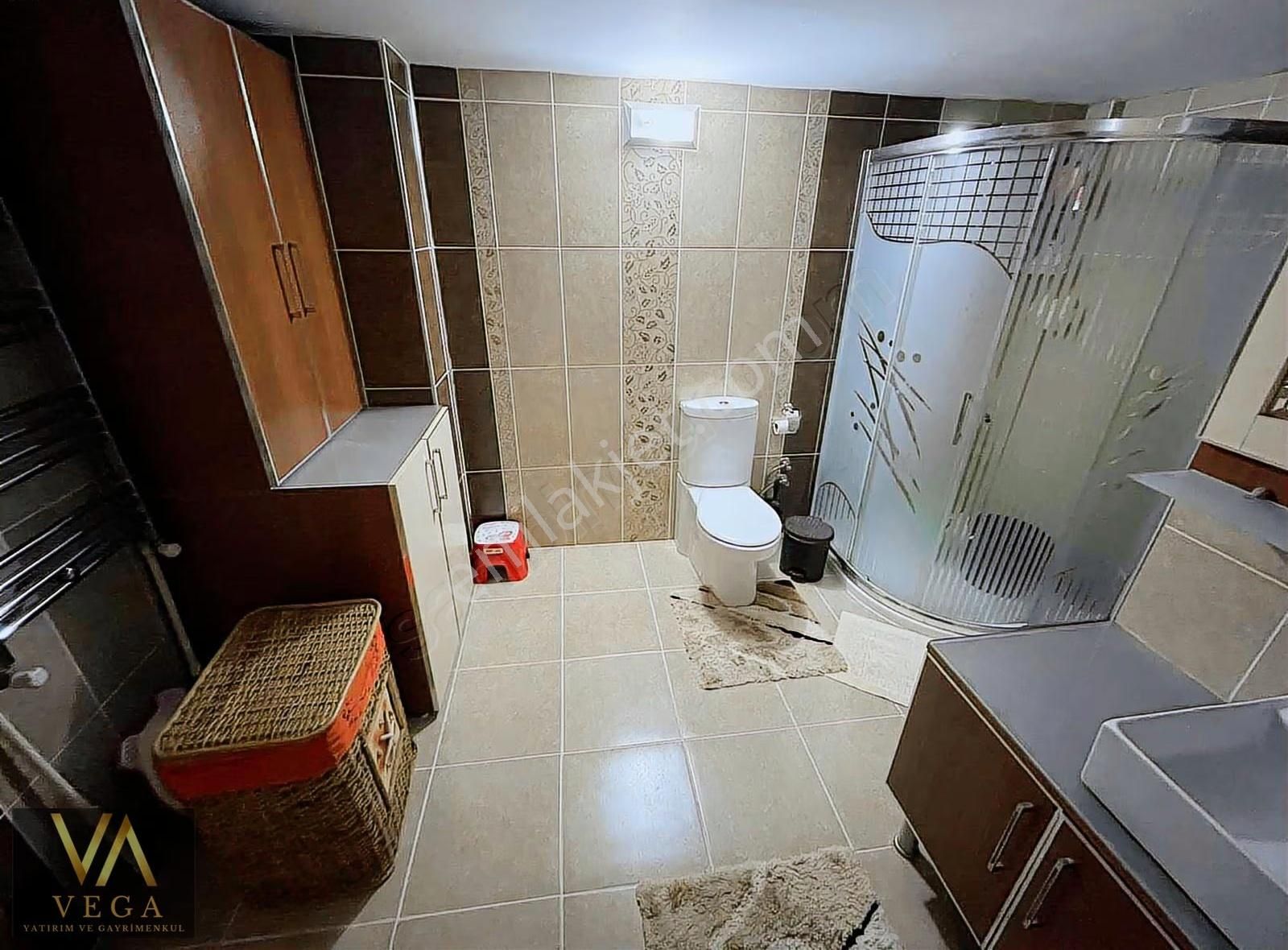 Alaybey Mahallesi'nde Satılık 130m2 Arakat Lüks 3+1 Daire - Görsel 5