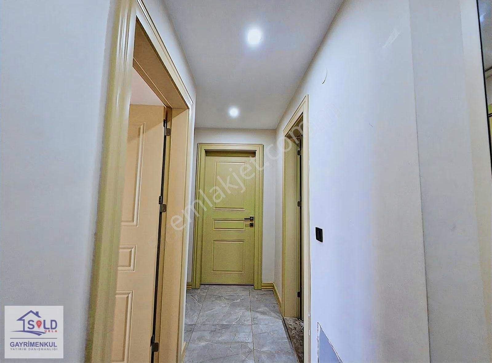Seferihisar Camikebir Mahallesi'nde 2+1 Kiralık Daire - Görsel 19