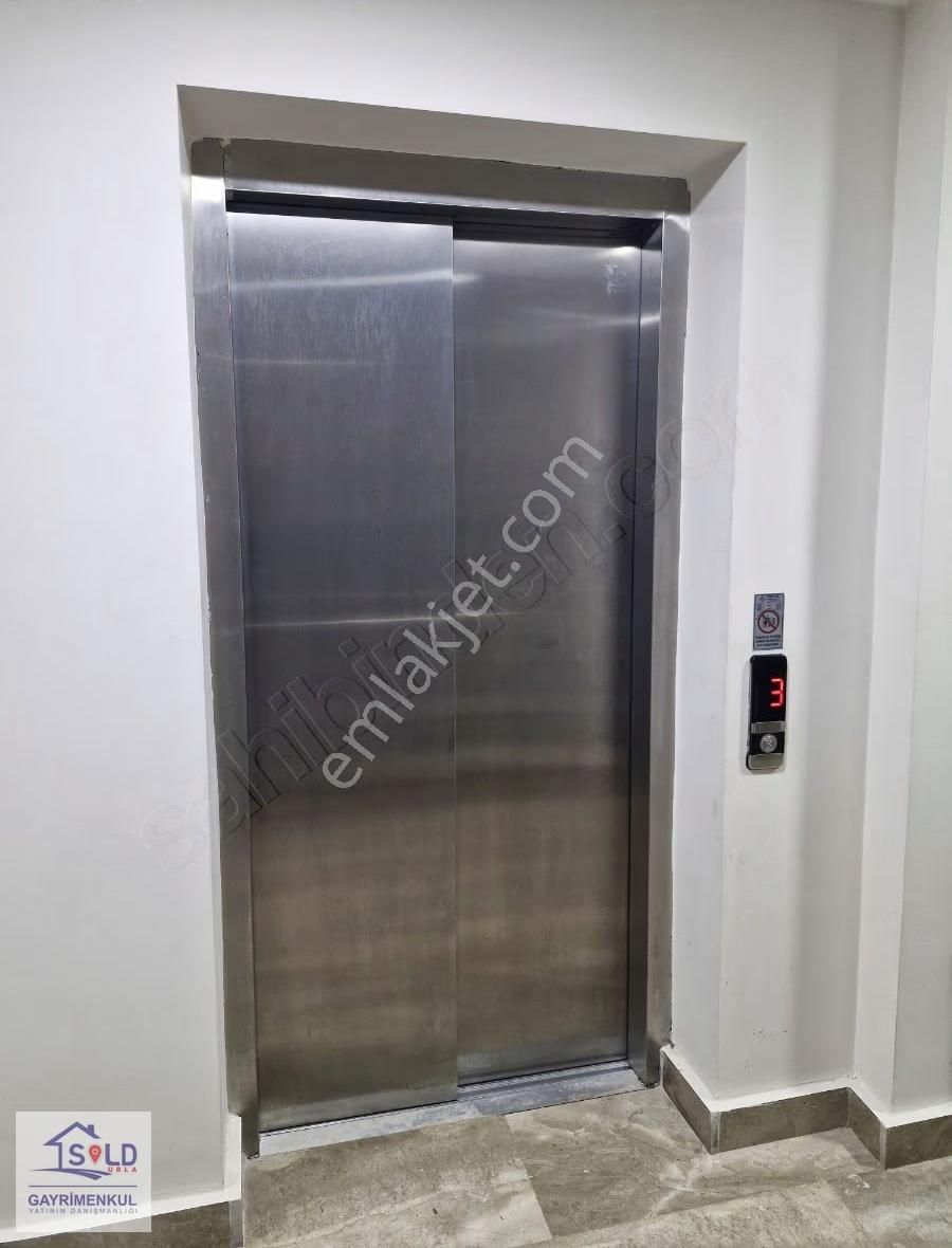 Seferihisar Camikebir Mahallesi'nde 2+1 Kiralık Daire - Görsel 11