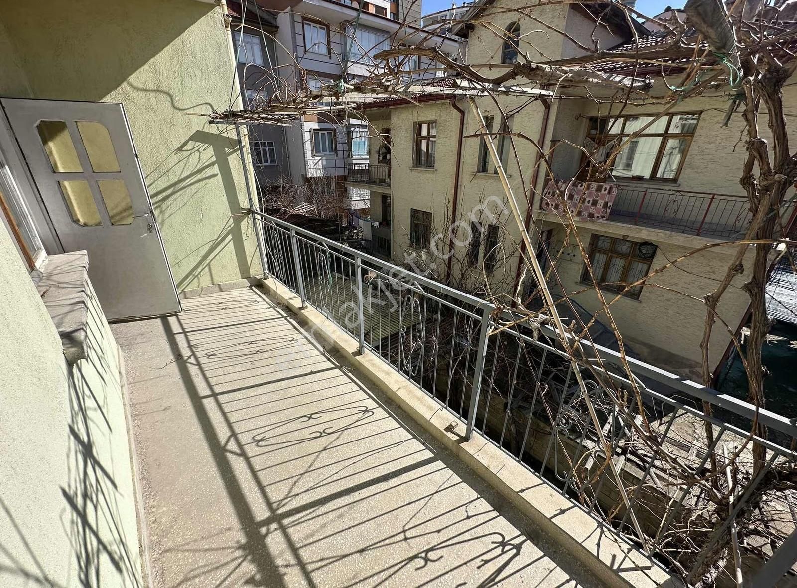 Şeker Mah. 3+1 Sobalı Kiralık - Görsel 4