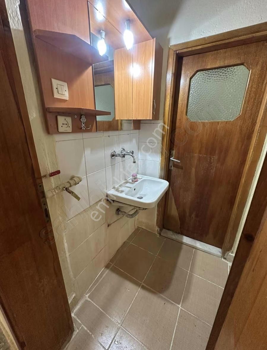 Şeker Mah. 3+1 Sobalı Kiralık - Görsel 13