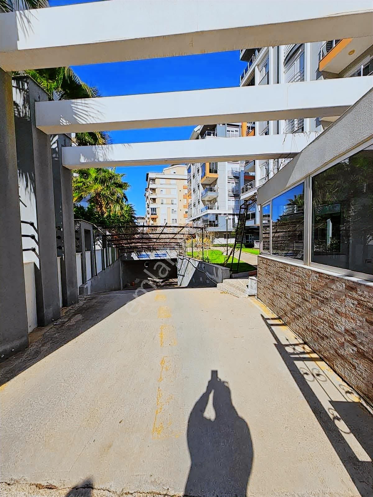 A K Mutludan Molla Yusufta Doğalgaz Kombili Site İçi 2+1 Daire - Görsel 17