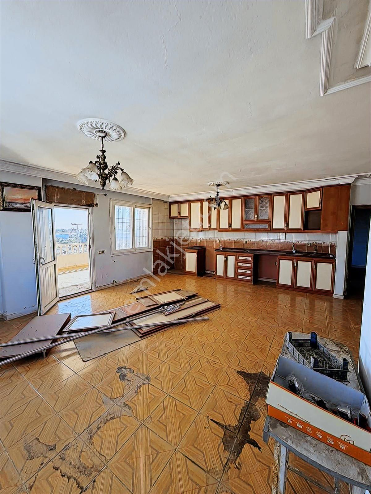 Total'den Havutlu Işıklarda Park Manzaralı Teras Balkonlu Geniş - Görsel 14