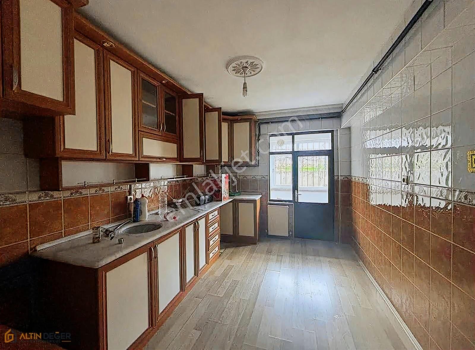 Şehitlik Mahallesinde Sessiz Ve Huzurlu Konumda Giriş Kat 3+1 - Görsel 18