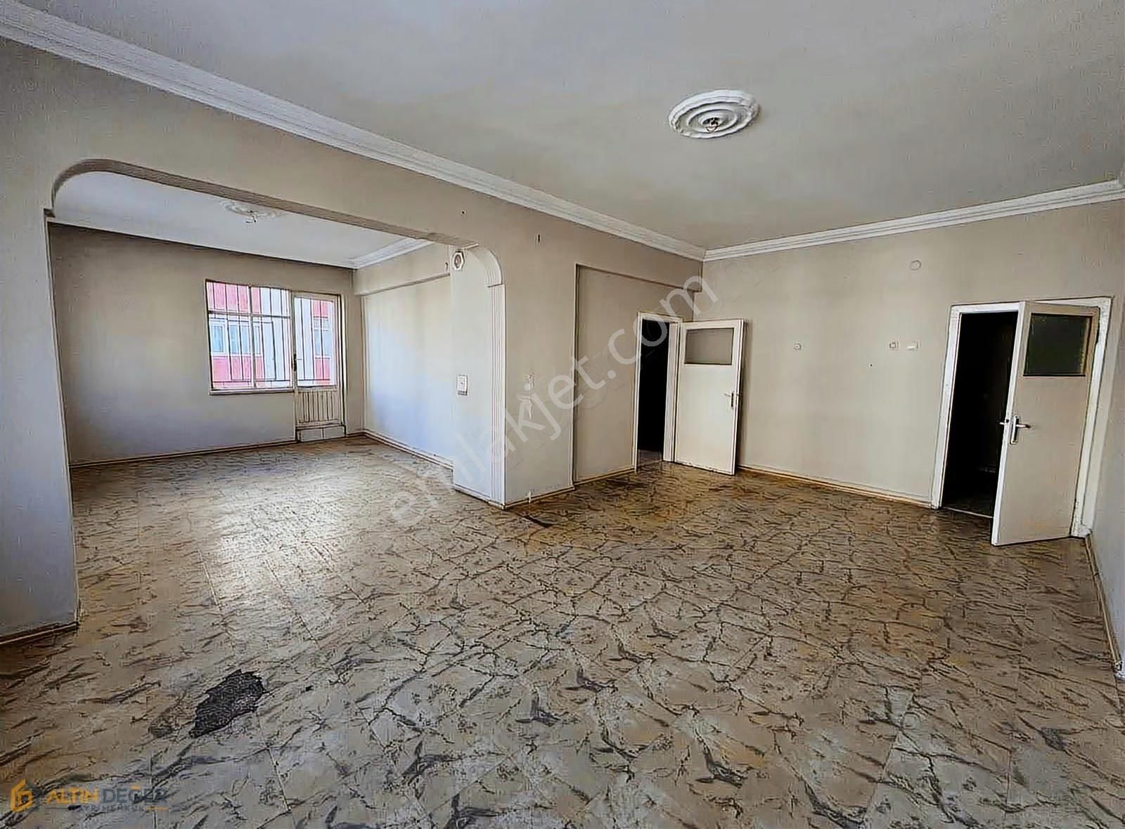 Yatırıma Uygun Fırsat Daire Merkezde Ara Kat - Görsel 4